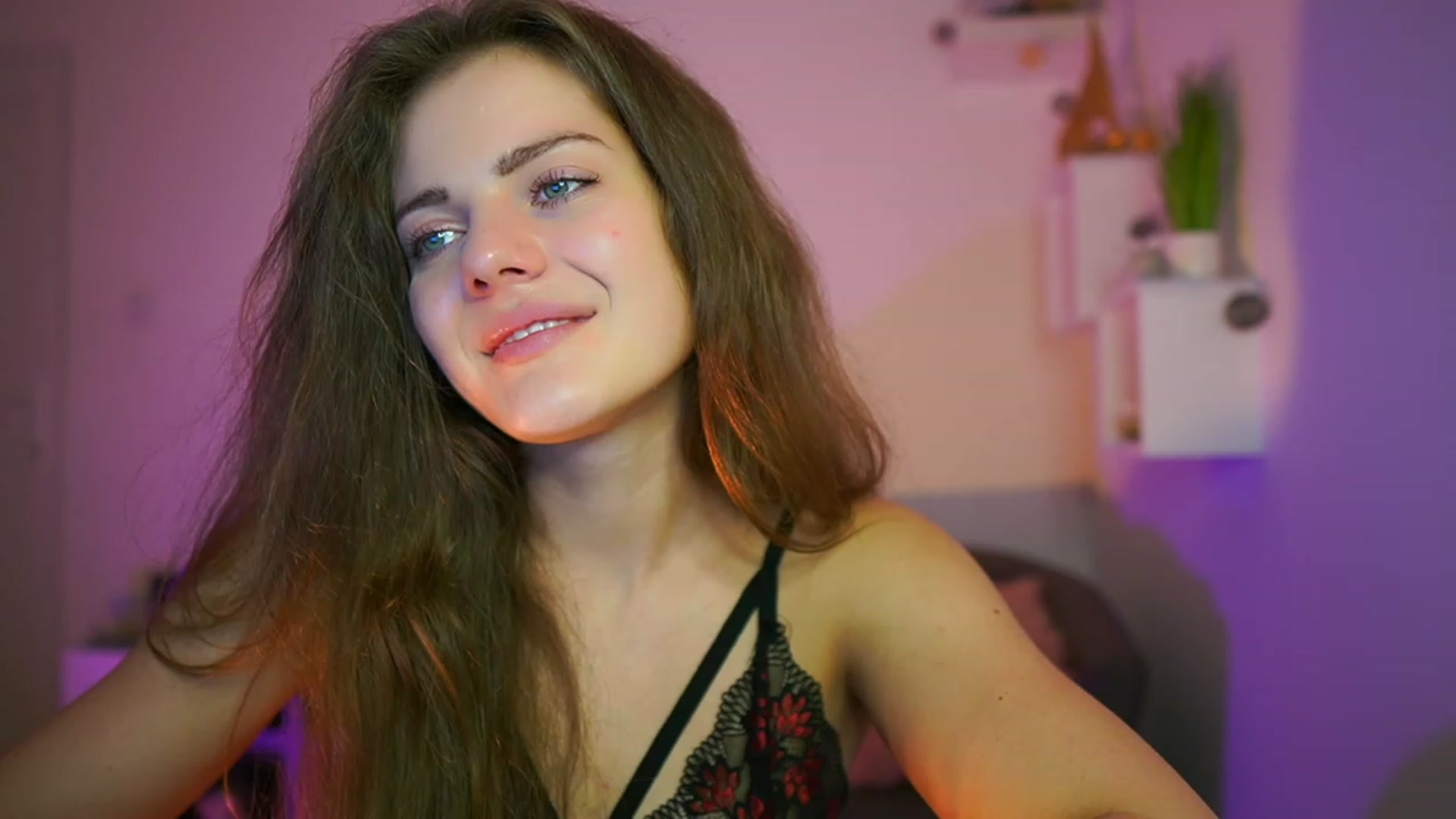 Gallery image thumbnail from Elly_Malkova_'s myfreecams stream on, 06/06/2023, 22:53 image 12 of 20