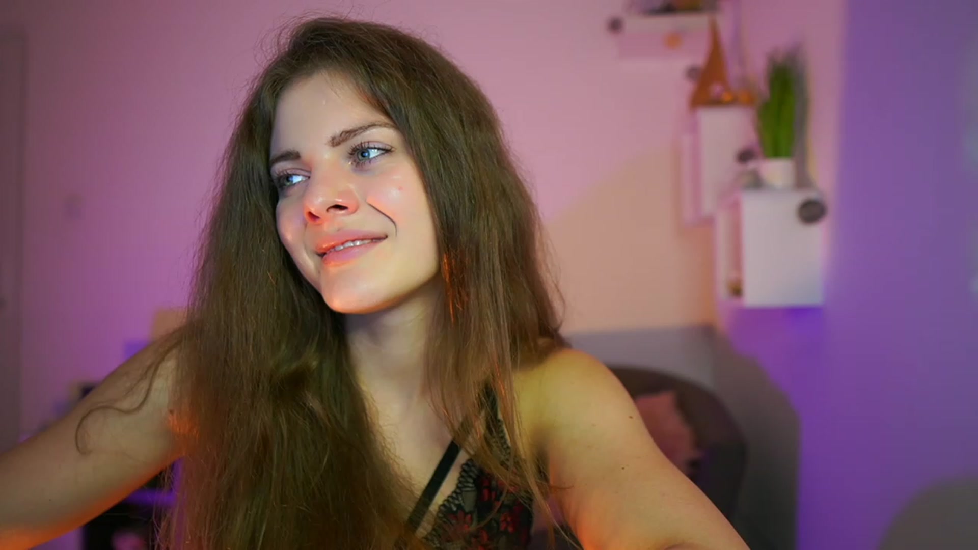 Gallery image thumbnail from Elly_Malkova_'s myfreecams stream on, 06/06/2023, 23:09 image 20 of 20