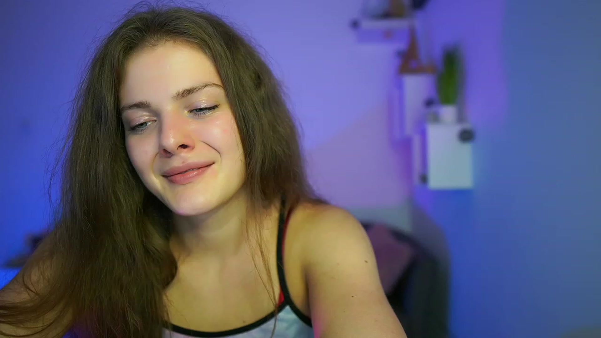Gallery image thumbnail from Elly_Malkova_'s myfreecams stream on, 06/07/2023, 22:36 image 12 of 20