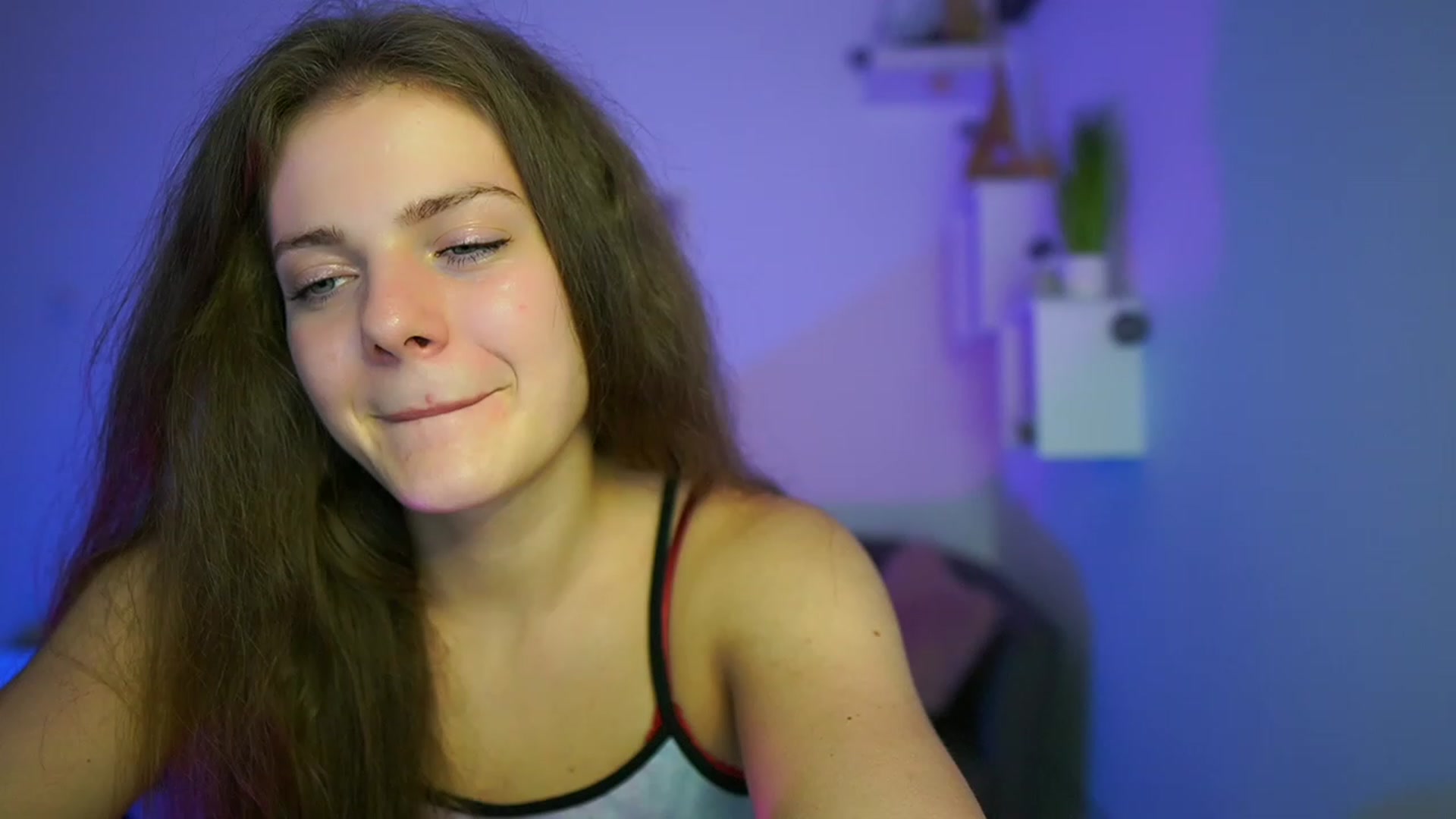 Gallery image thumbnail from Elly_Malkova_'s myfreecams stream on, 06/07/2023, 22:36 image 8 of 20