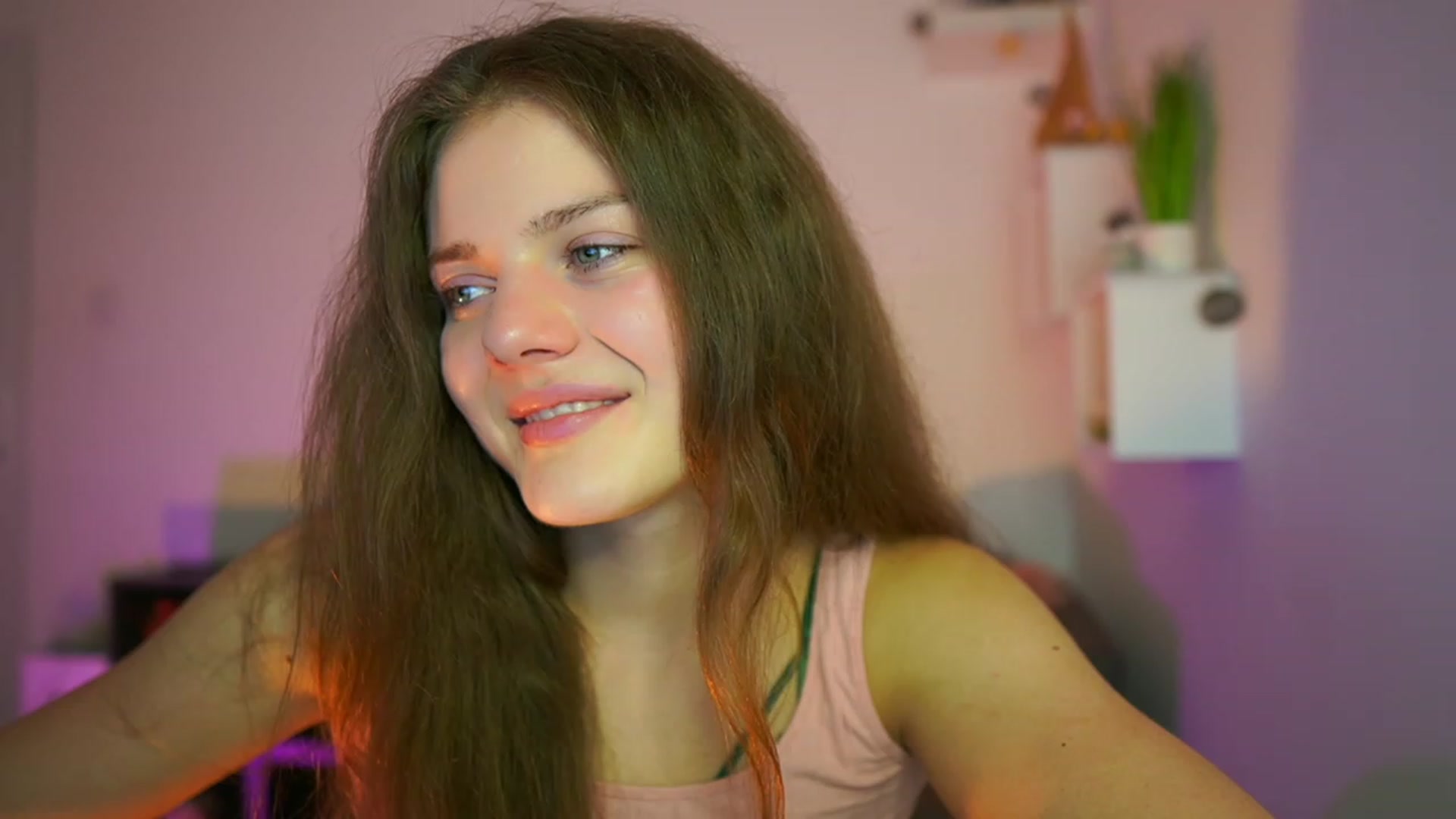 Gallery image thumbnail from Elly_Malkova_'s myfreecams stream on, 06/08/2023, 19:16 image 4 of 20