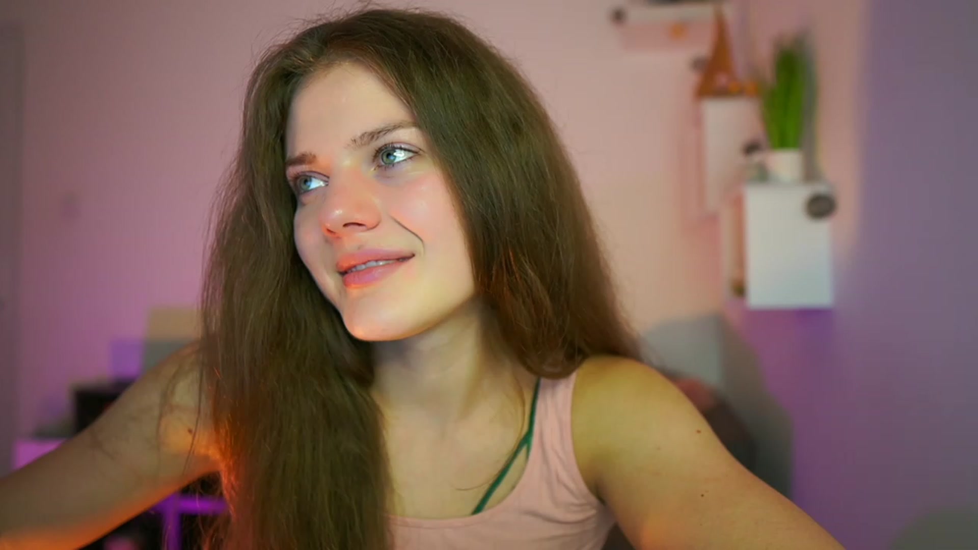 Gallery image thumbnail from Elly_Malkova_'s myfreecams stream on, 06/08/2023, 19:16 image 2 of 20