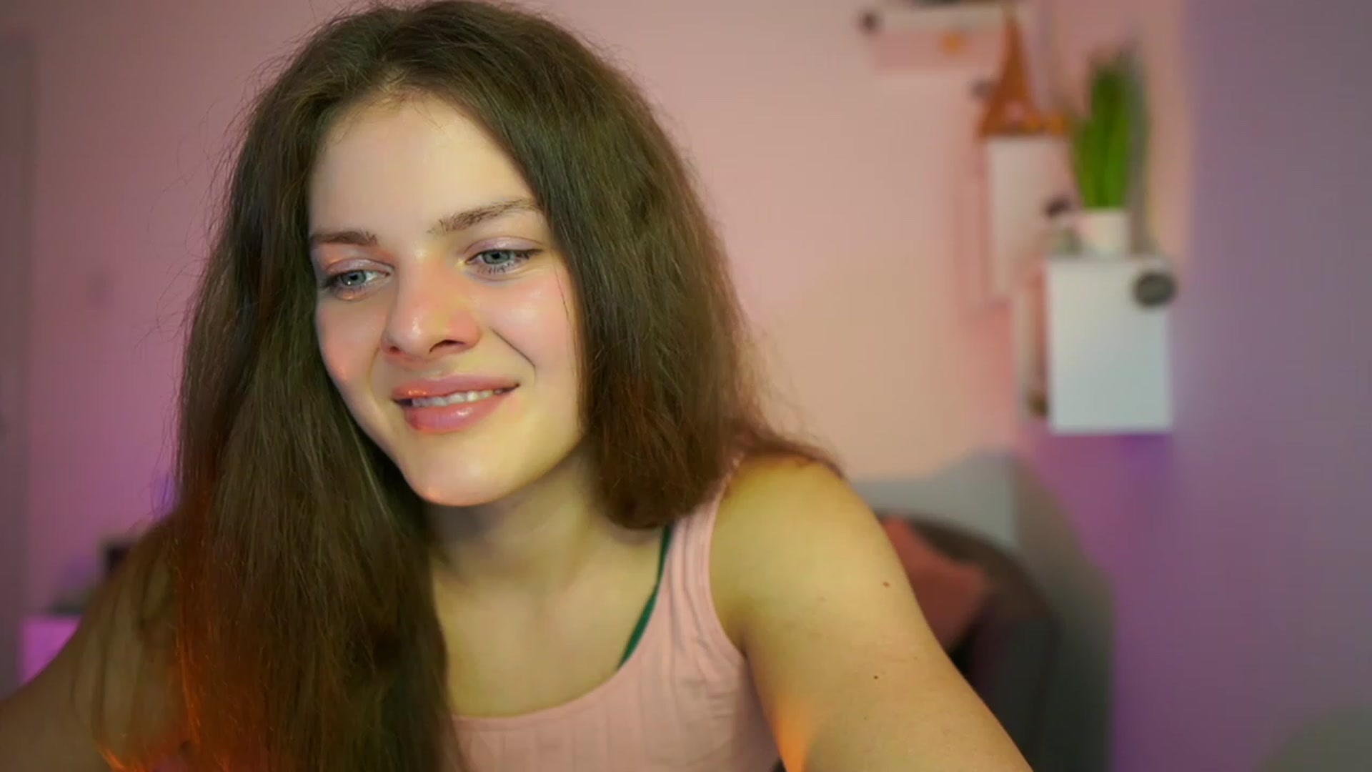 Gallery image thumbnail from Elly_Malkova_'s myfreecams stream on, 06/08/2023, 20:19 image 18 of 20