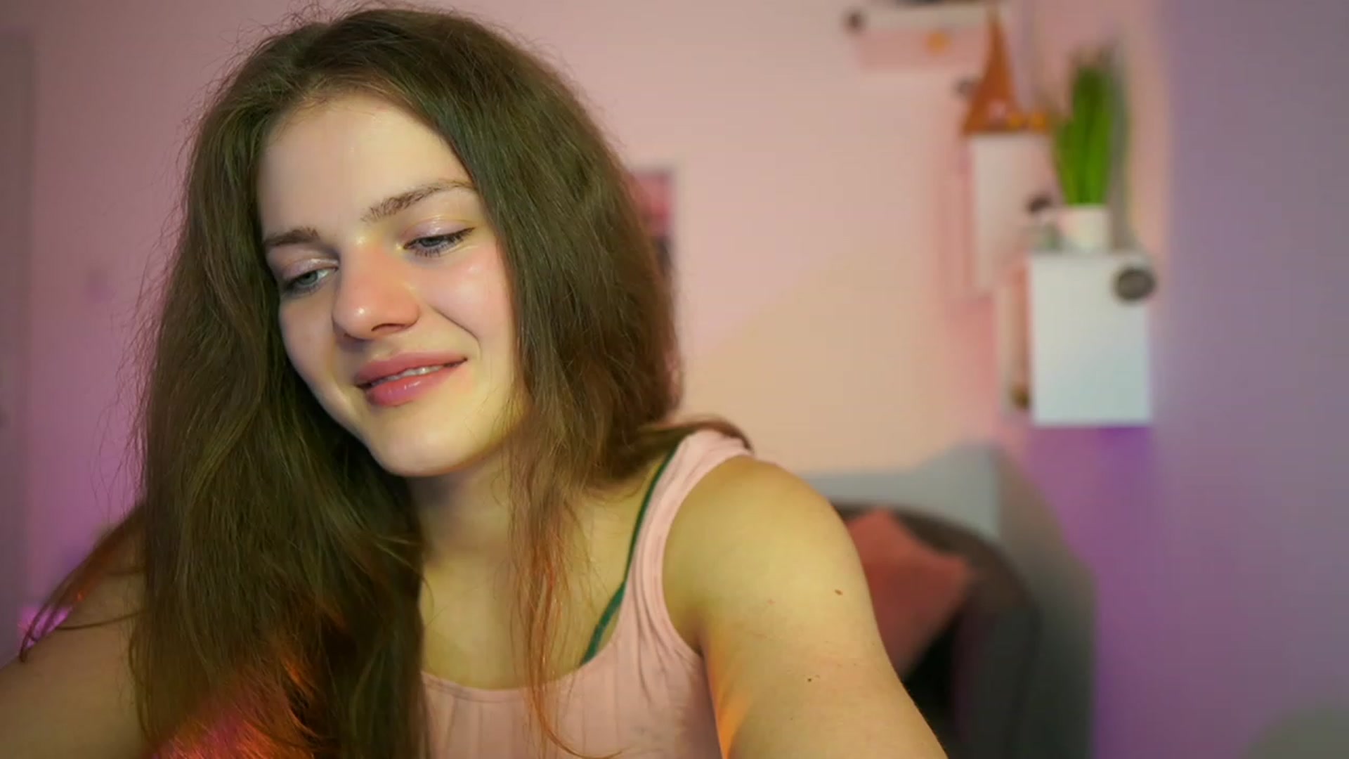 Gallery image thumbnail from Elly_Malkova_'s myfreecams stream on, 06/08/2023, 20:19 image 3 of 20