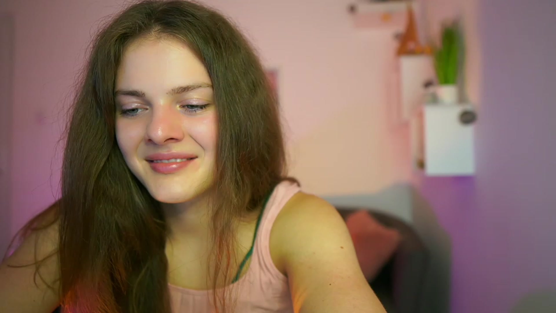 Gallery image thumbnail from Elly_Malkova_'s myfreecams stream on, 06/08/2023, 20:19 image 7 of 20