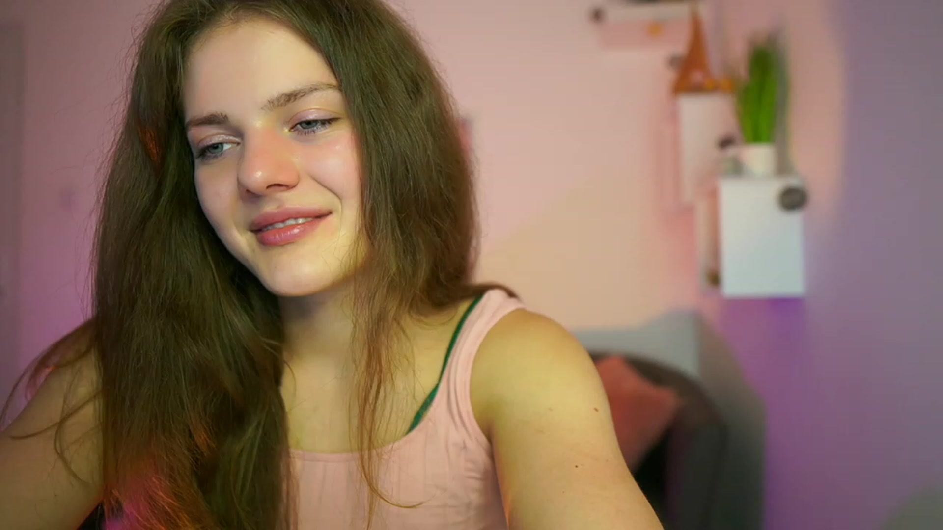 Gallery image thumbnail from Elly_Malkova_'s myfreecams stream on, 06/08/2023, 20:19 image 4 of 20