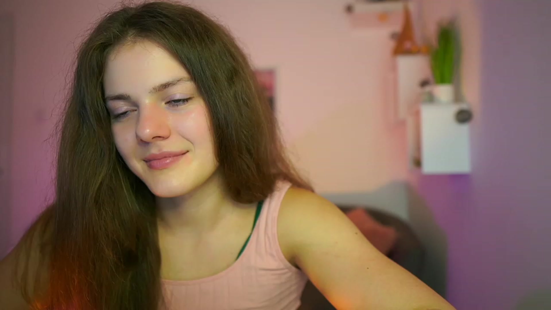 Gallery image thumbnail from Elly_Malkova_'s myfreecams stream on, 06/08/2023, 20:19 image 17 of 20