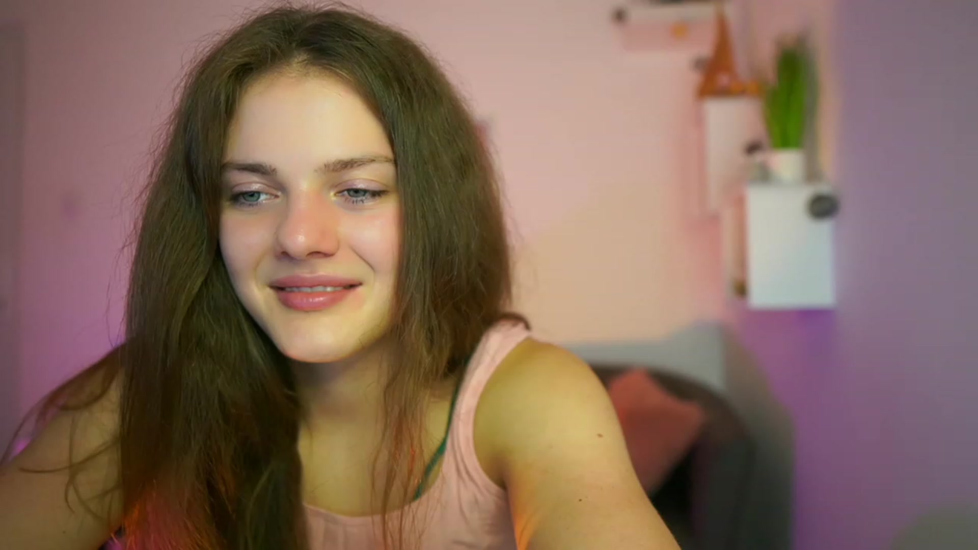 Gallery image thumbnail from Elly_Malkova_'s myfreecams stream on, 06/08/2023, 20:19 image 6 of 20