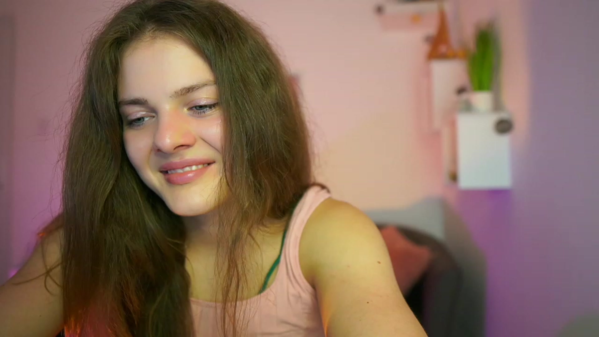 Gallery image thumbnail from Elly_Malkova_'s myfreecams stream on, 06/08/2023, 20:19 image 8 of 20