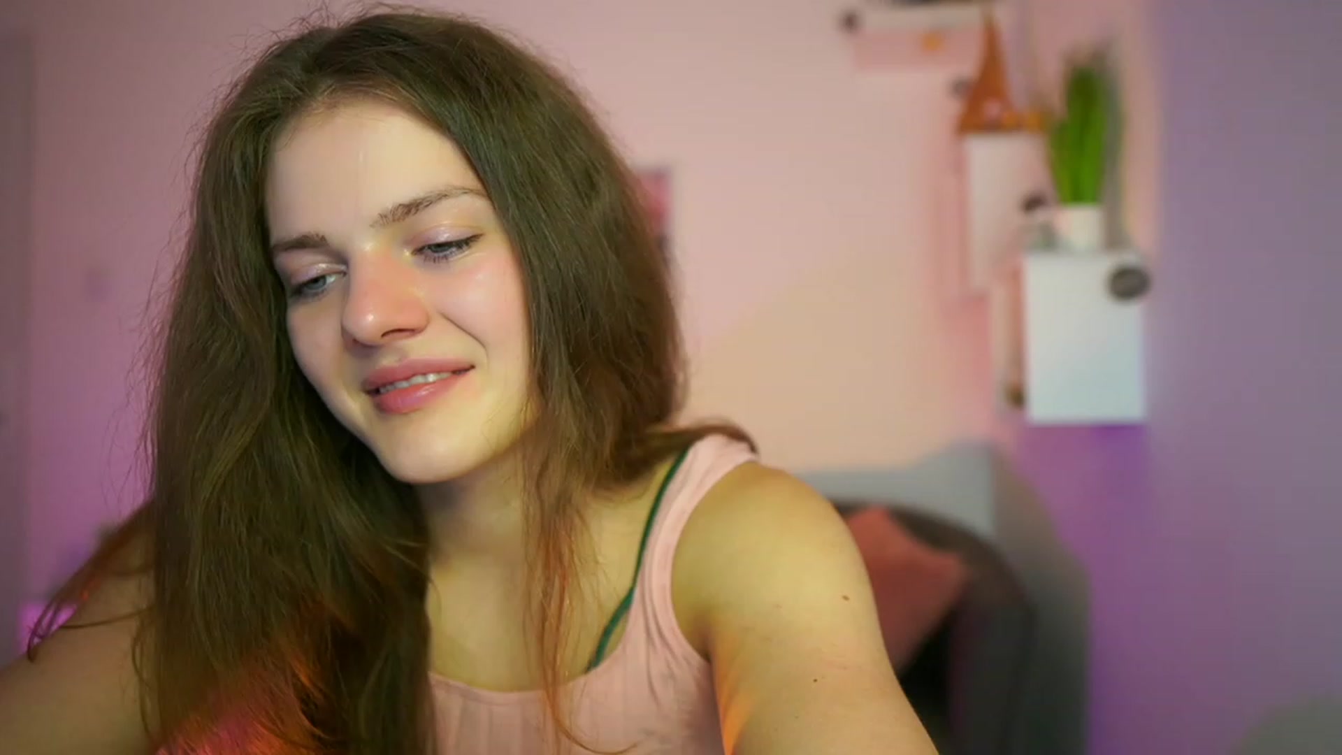 Gallery image thumbnail from Elly_Malkova_'s myfreecams stream on, 06/08/2023, 20:19 image 2 of 20