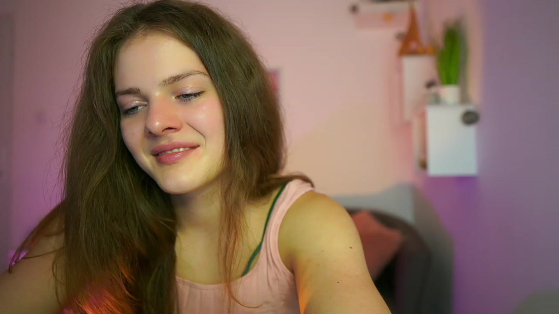Gallery image thumbnail from Elly_Malkova_'s myfreecams stream on, 06/08/2023, 20:19 image 1 of 20