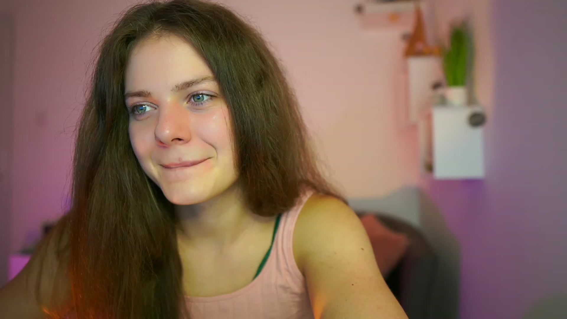 Gallery image thumbnail from Elly_Malkova_'s myfreecams stream on, 06/08/2023, 20:19 image 19 of 20