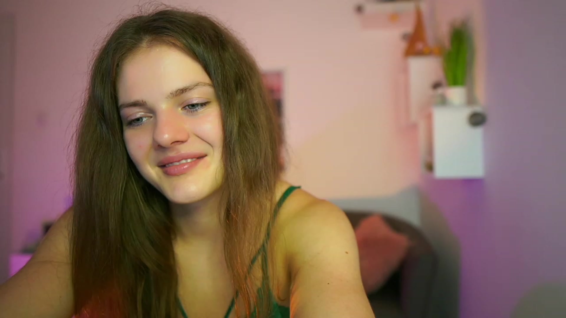 Gallery image thumbnail from Elly_Malkova_'s myfreecams stream on, 06/08/2023, 21:49 image 12 of 20