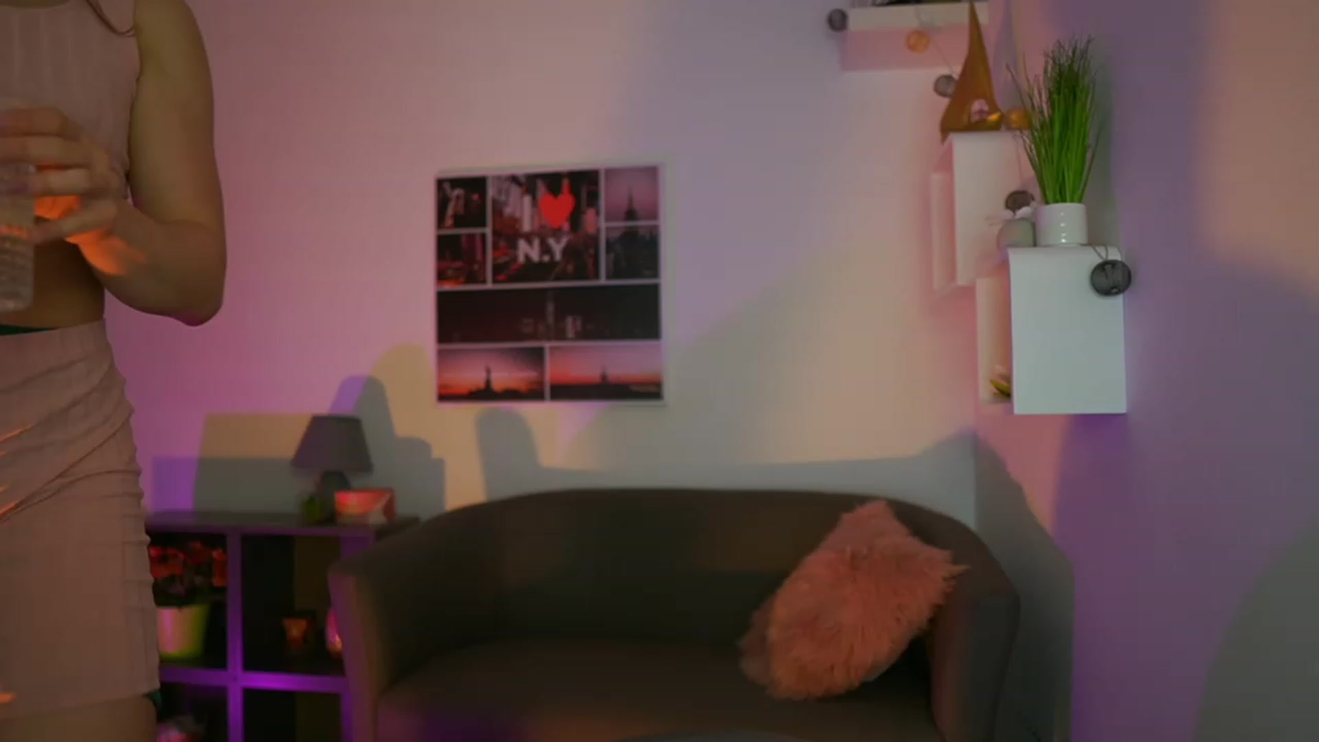Gallery image thumbnail from Elly_Malkova_'s myfreecams stream on, 06/08/2023, 21:49 image 5 of 20