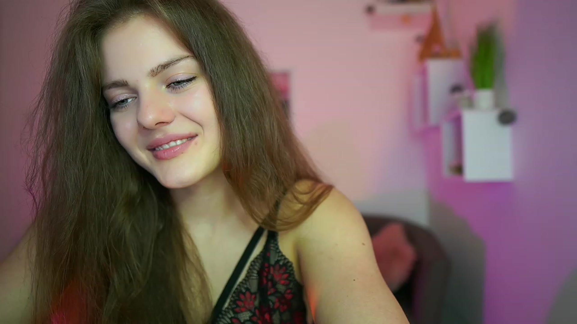 Gallery image thumbnail from Elly_Malkova_'s myfreecams stream on, 06/10/2023, 15:17 image 12 of 20