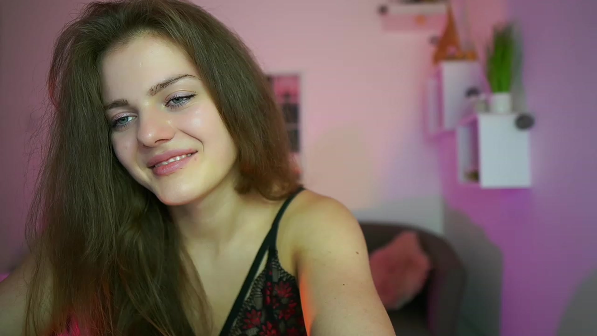 Gallery image thumbnail from Elly_Malkova_'s myfreecams stream on, 06/10/2023, 15:17 image 4 of 20