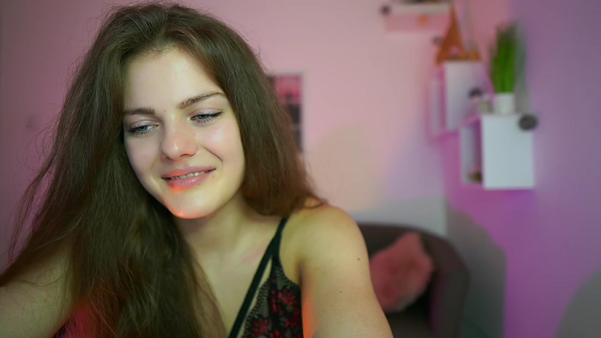 Gallery image thumbnail from Elly_Malkova_'s myfreecams stream on, 06/10/2023, 15:17 image 17 of 20