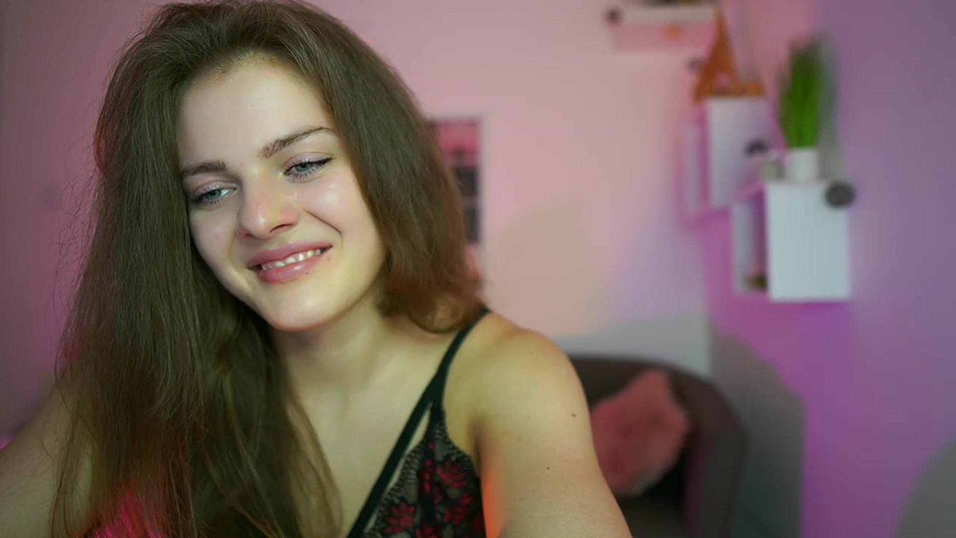 Gallery image thumbnail from Elly_Malkova_'s myfreecams stream on, 06/10/2023, 15:17 image 5 of 20
