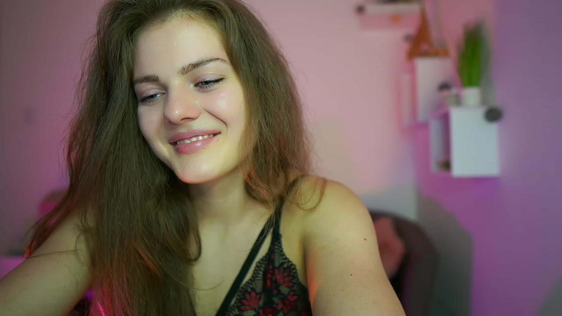 Gallery image thumbnail from Elly_Malkova_'s myfreecams stream on, 06/10/2023, 15:17 image 1 of 20