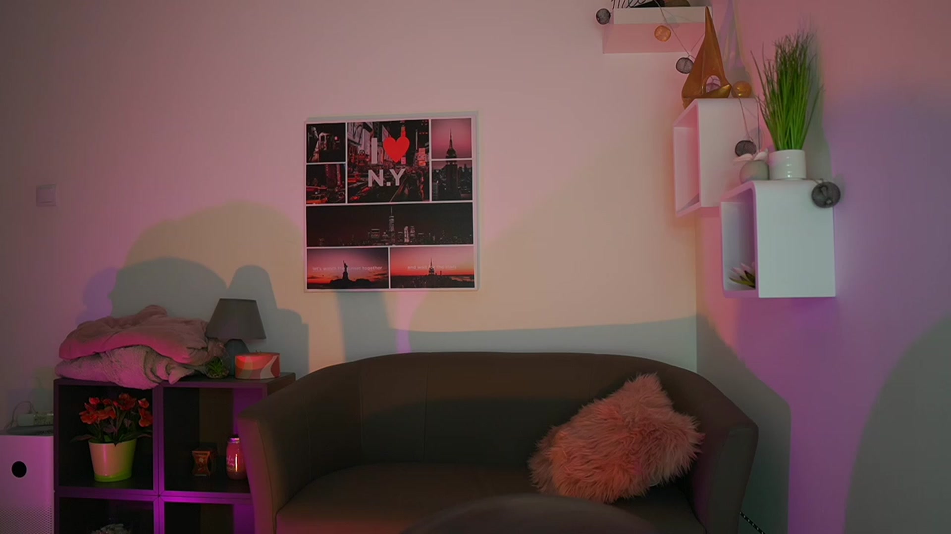 Gallery image thumbnail from Elly_Malkova_'s myfreecams stream on, 06/10/2023, 17:27 image 18 of 20