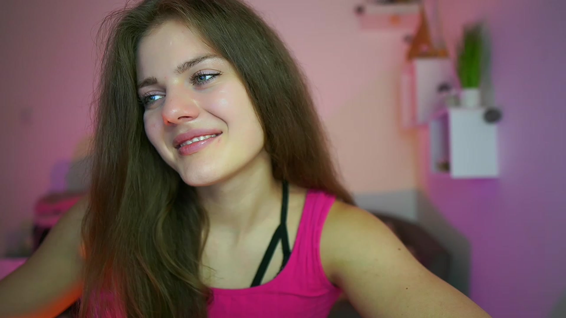 Gallery image thumbnail from Elly_Malkova_'s myfreecams stream on, 06/10/2023, 17:59 image 2 of 20