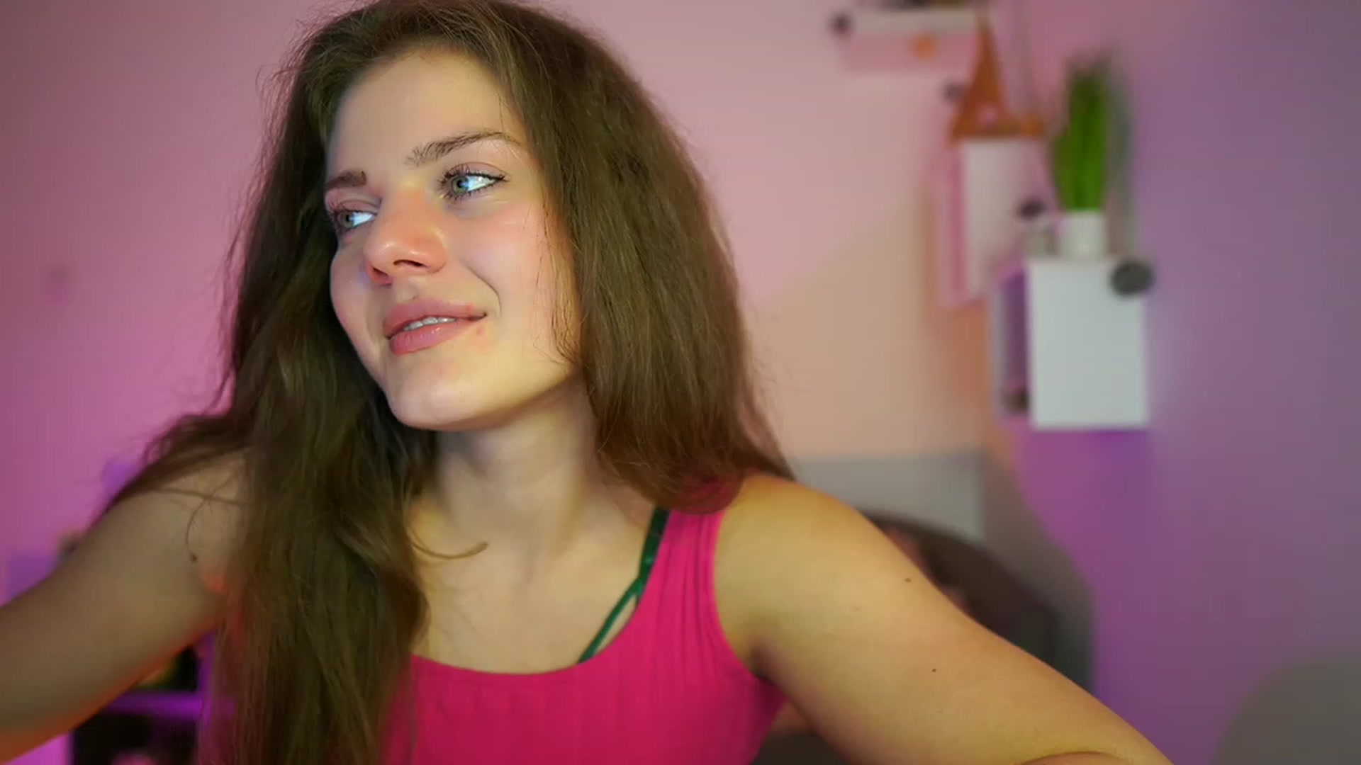 Gallery image thumbnail from Elly_Malkova_'s myfreecams stream on, 06/11/2023, 19:41 image 9 of 20