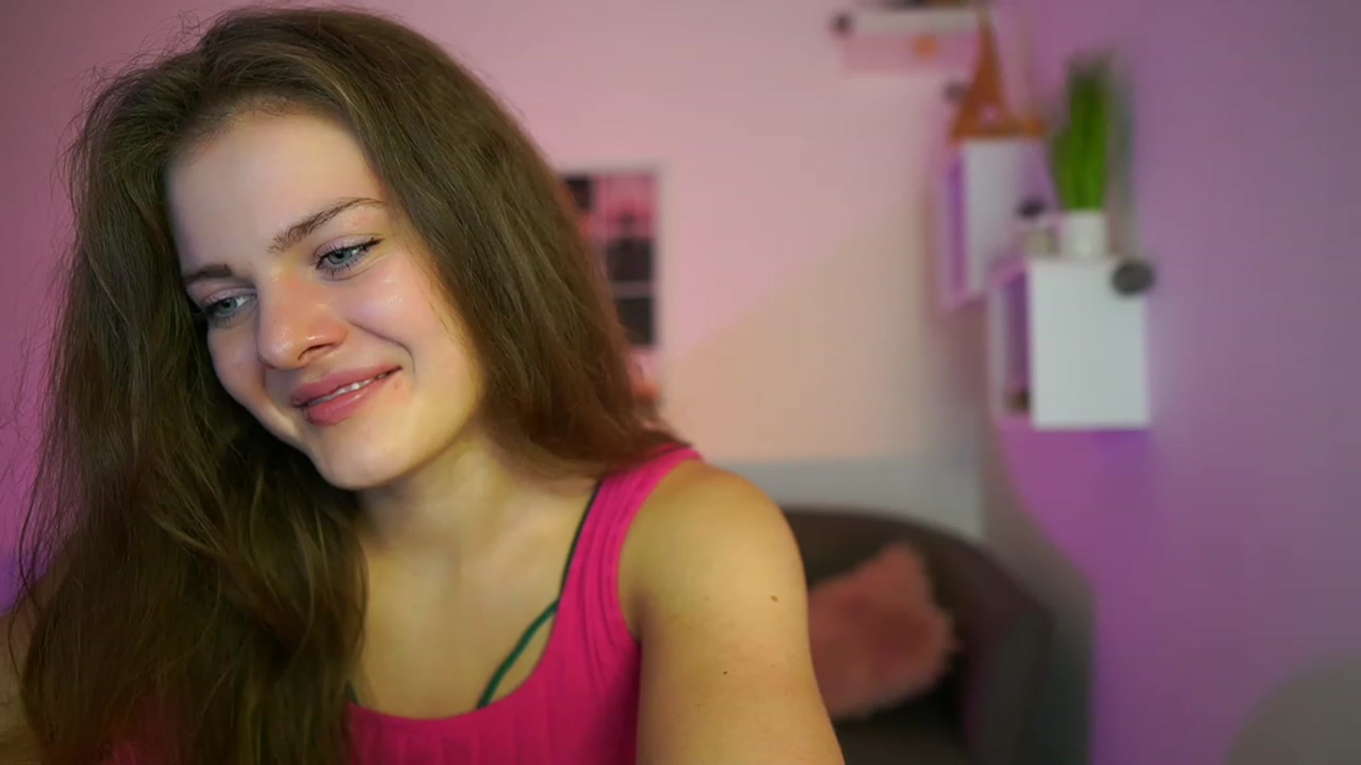 Gallery image thumbnail from Elly_Malkova_'s myfreecams stream on, 06/11/2023, 22:28 image 10 of 20