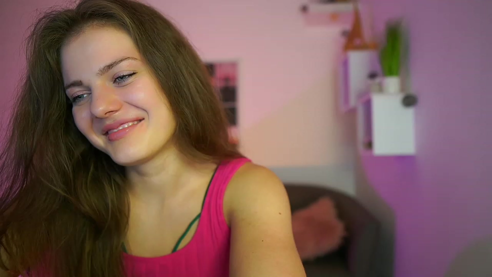 Gallery image thumbnail from Elly_Malkova_'s myfreecams stream on, 06/11/2023, 22:28 image 9 of 20