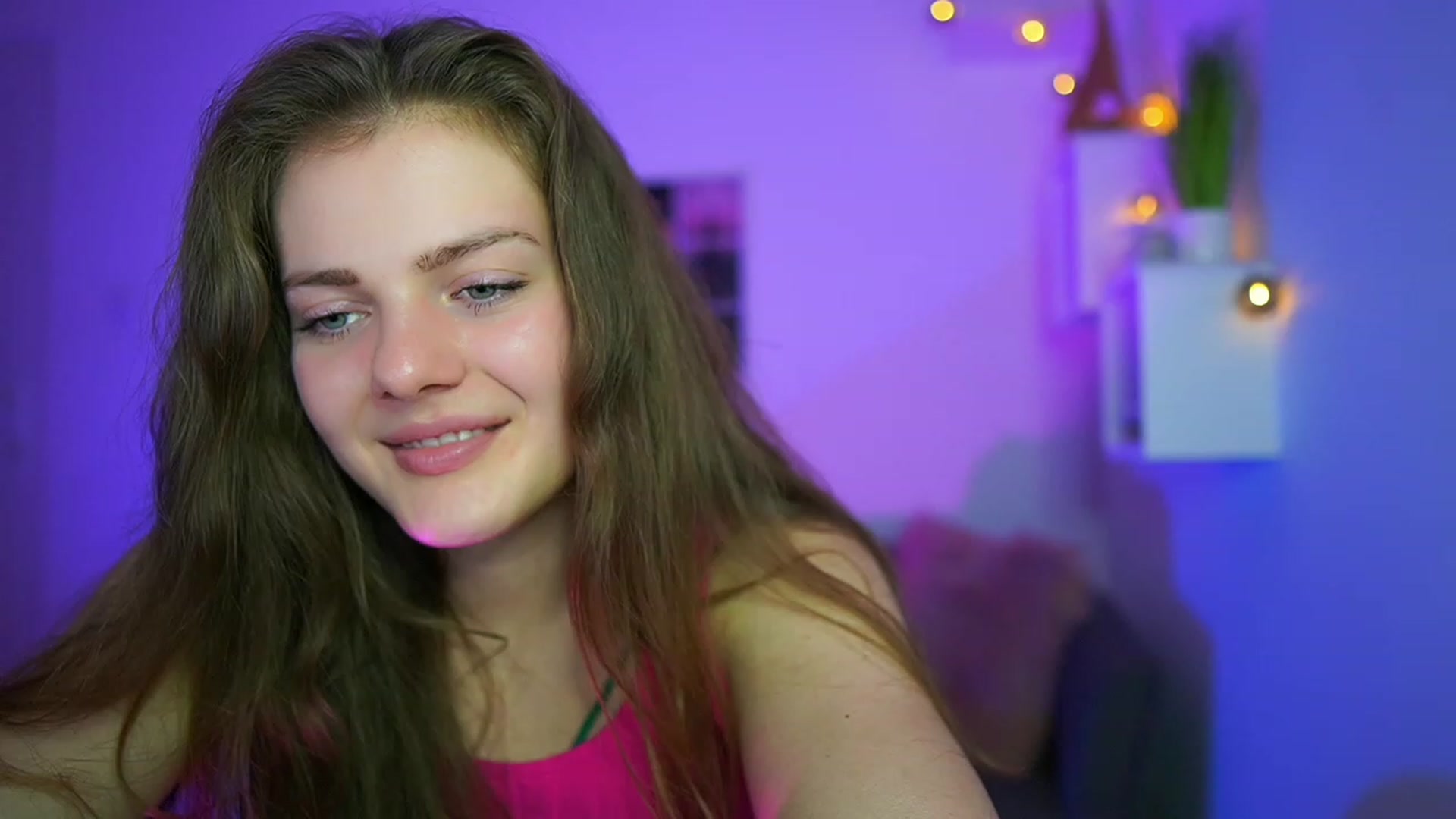 Gallery image thumbnail from Elly_Malkova_'s myfreecams stream on, 06/15/2023, 14:20 image 17 of 20