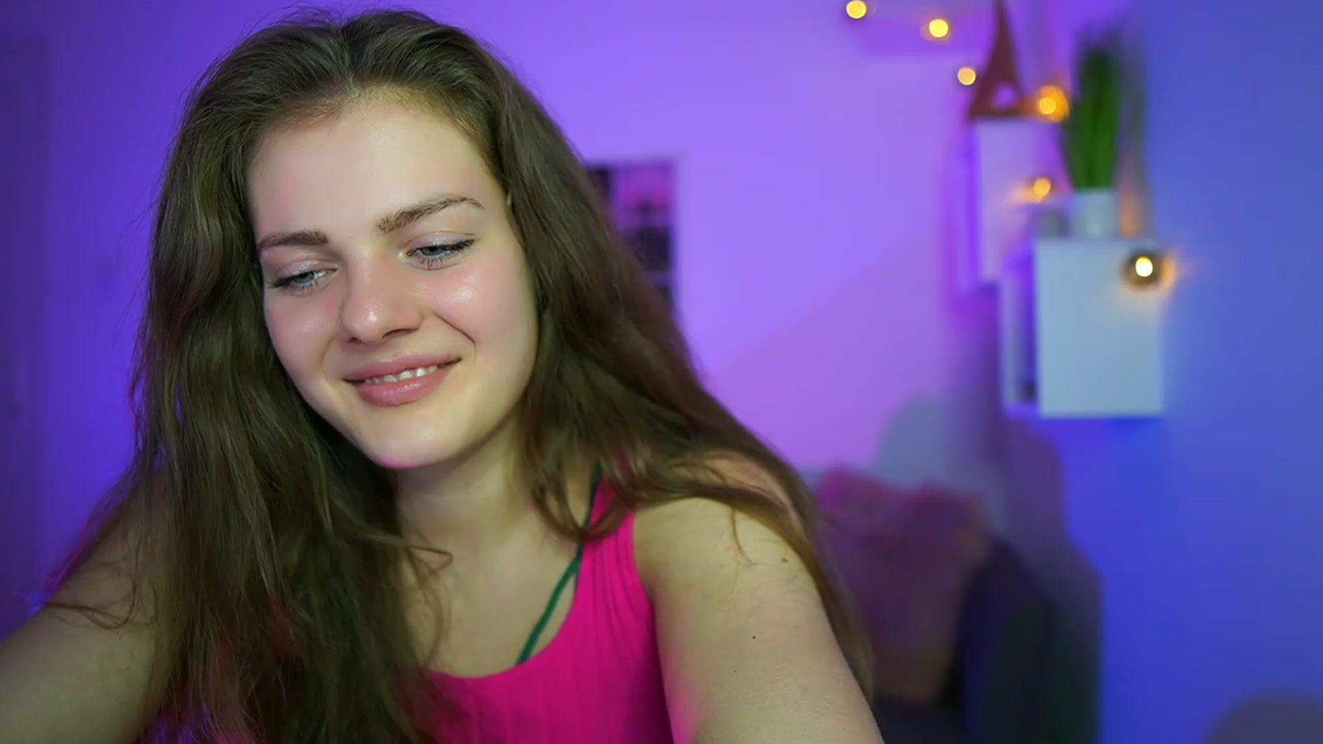 Gallery image thumbnail from Elly_Malkova_'s myfreecams stream on, 06/15/2023, 14:20 image 14 of 20