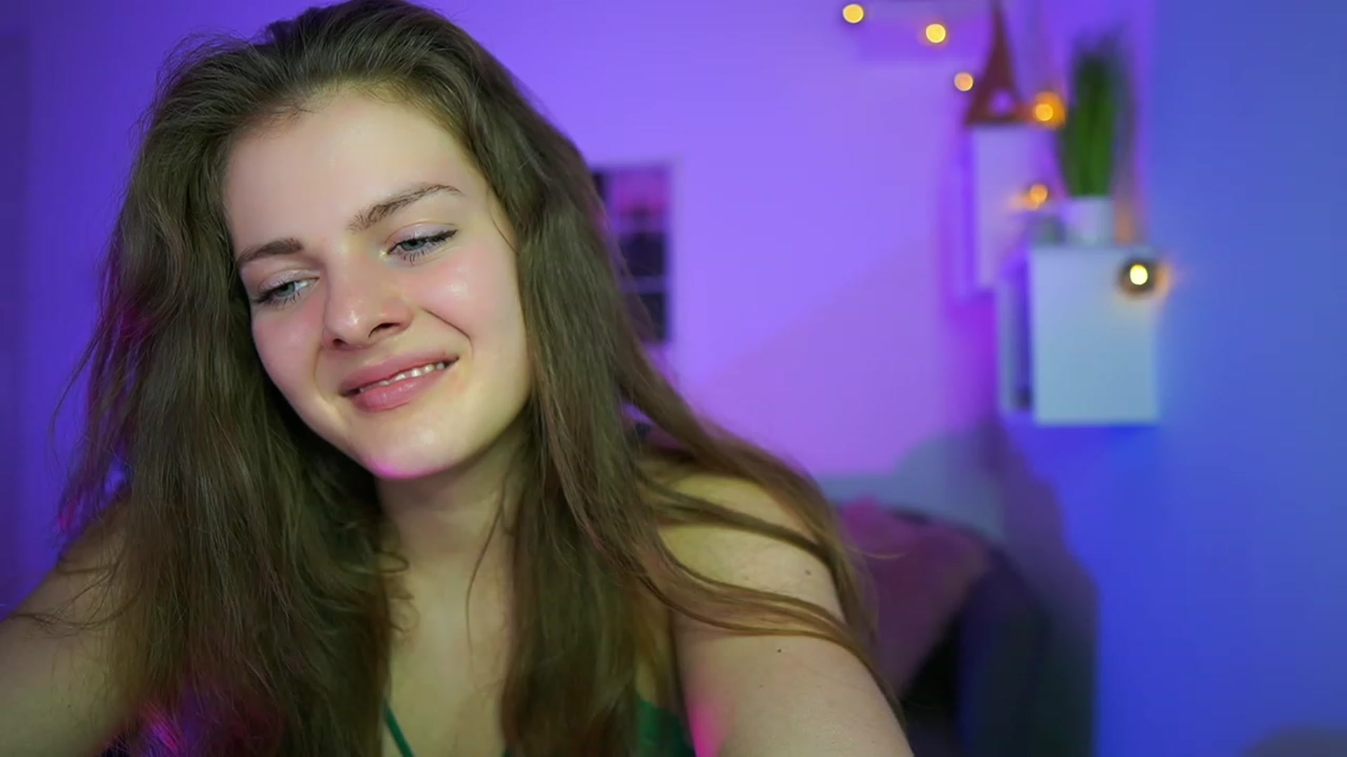 Gallery image thumbnail from Elly_Malkova_'s myfreecams stream on, 06/15/2023, 17:30 image 9 of 20