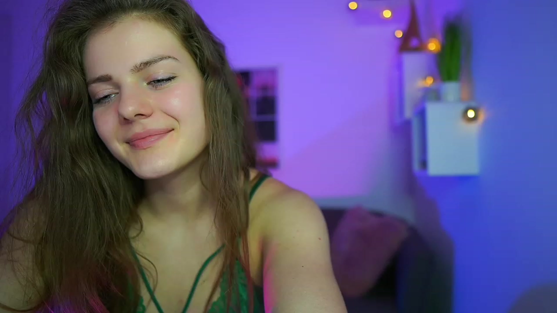 Gallery image thumbnail from Elly_Malkova_'s myfreecams stream on, 06/15/2023, 17:30 image 5 of 20