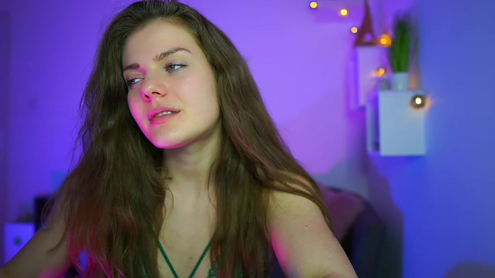 Gallery image thumbnail from Elly_Malkova_'s myfreecams stream on, 06/15/2023, 17:30 image 7 of 20