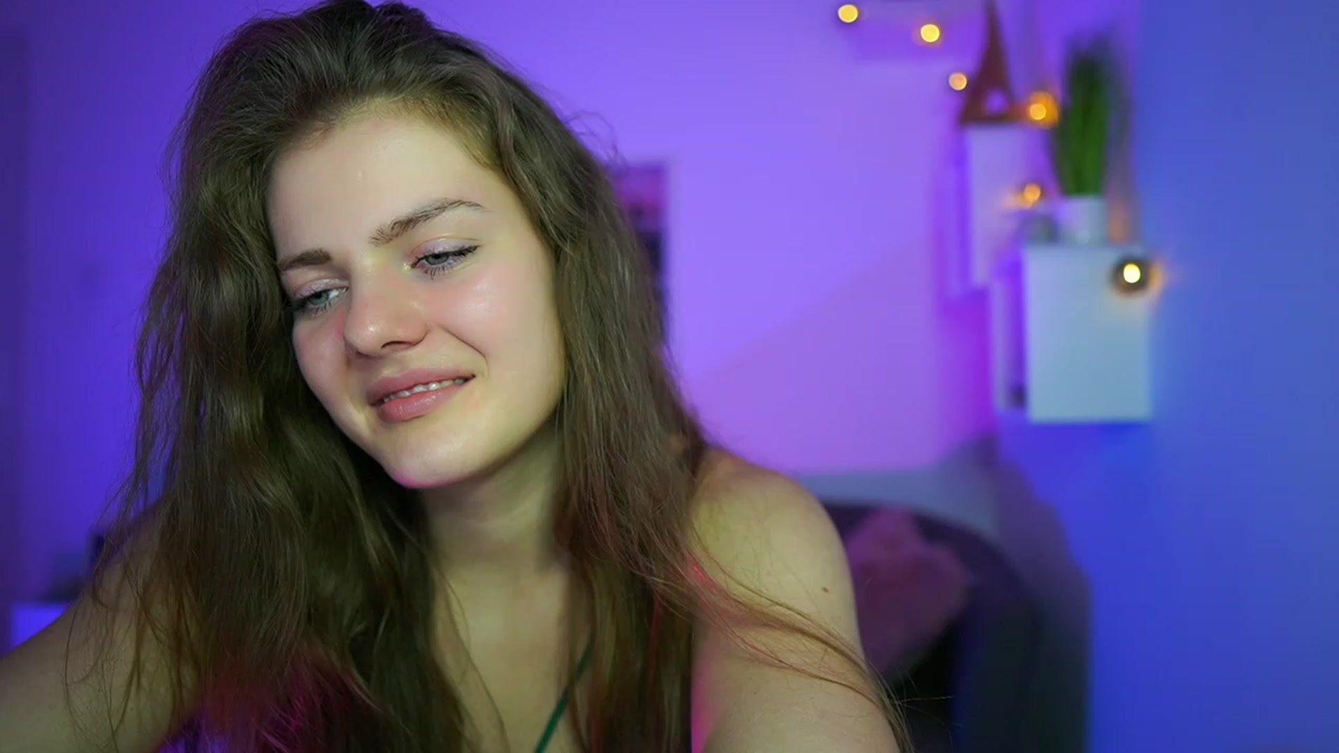 Gallery image thumbnail from Elly_Malkova_'s myfreecams stream on, 06/15/2023, 17:30 image 14 of 20
