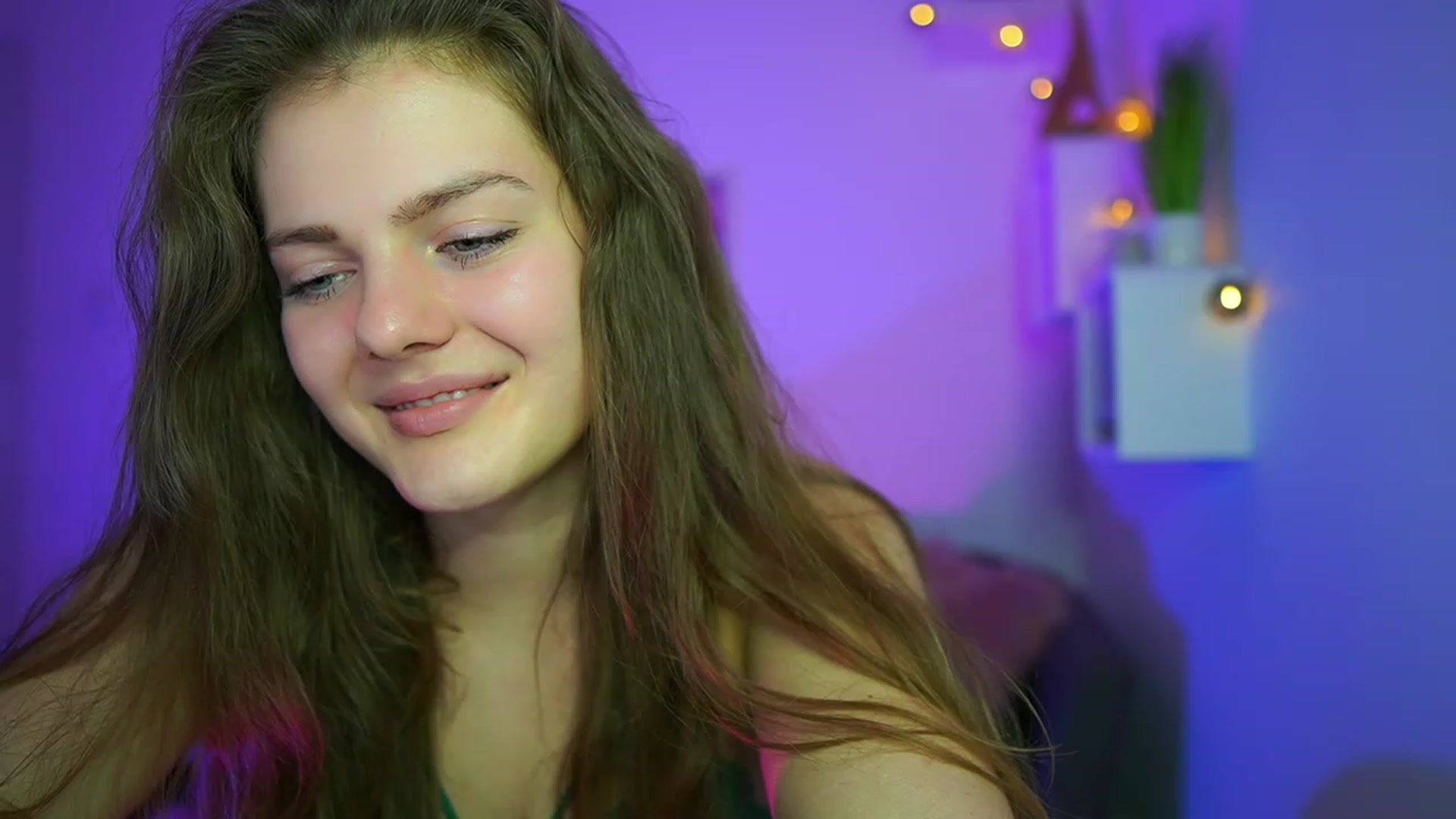 Gallery image thumbnail from Elly_Malkova_'s myfreecams stream on, 06/15/2023, 17:30 image 11 of 20