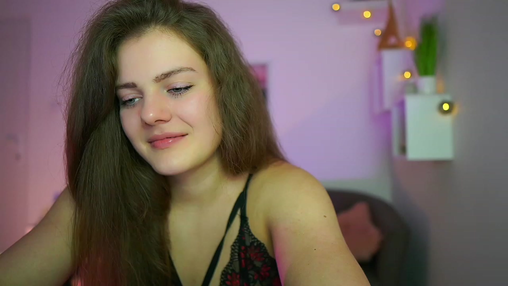 Gallery image thumbnail from Elly_Malkova_'s myfreecams stream on, 06/16/2023, 15:15 image 3 of 20