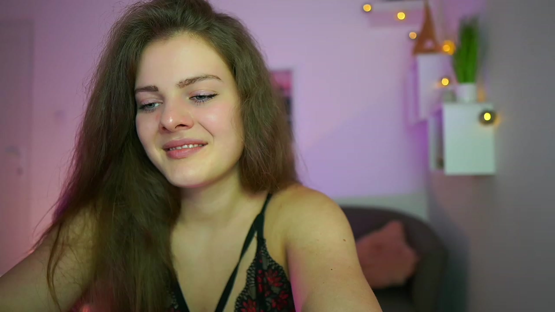 Gallery image thumbnail from Elly_Malkova_'s myfreecams stream on, 06/16/2023, 15:15 image 2 of 20