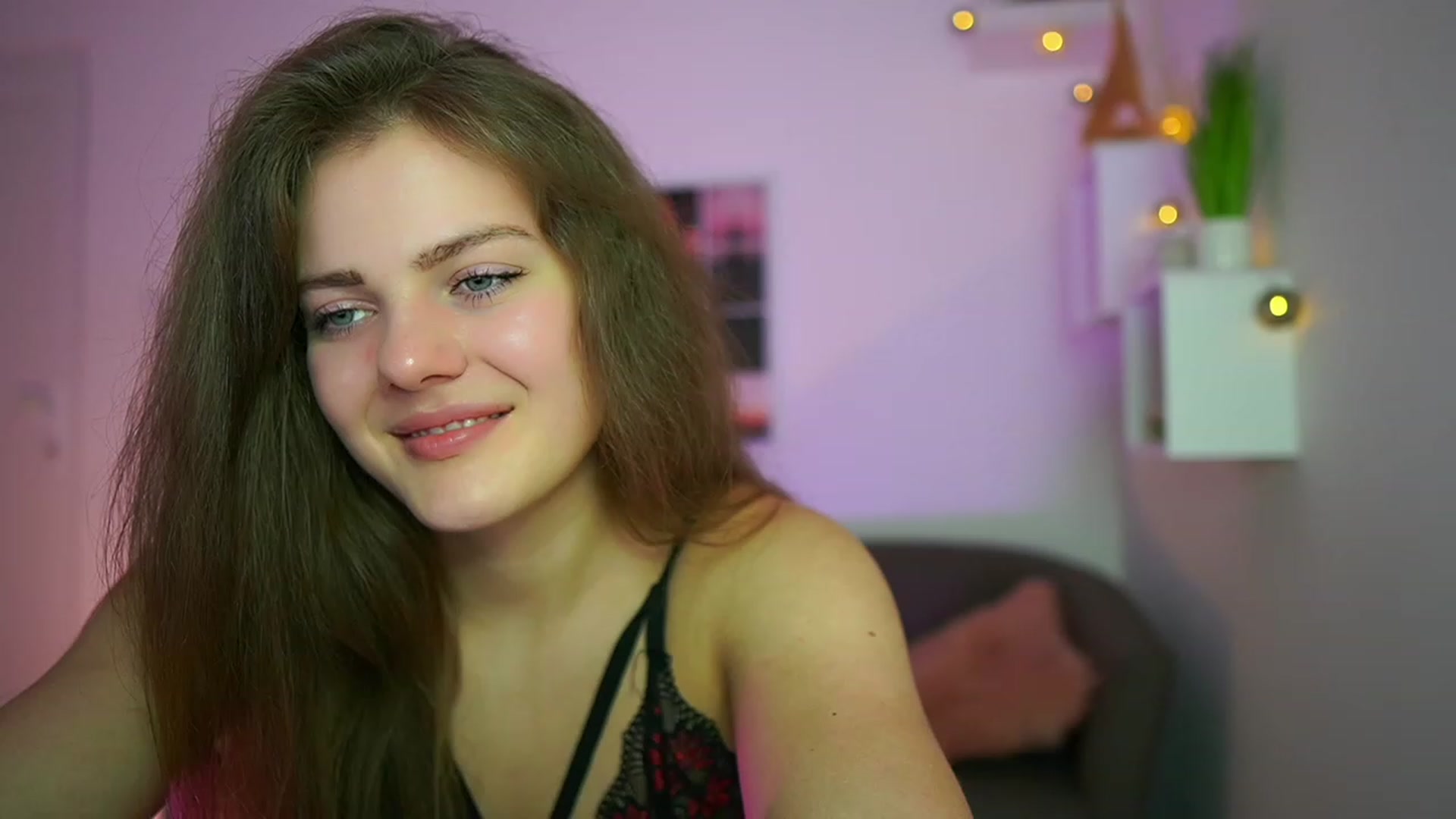 Gallery image thumbnail from Elly_Malkova_'s myfreecams stream on, 06/16/2023, 15:15 image 14 of 20