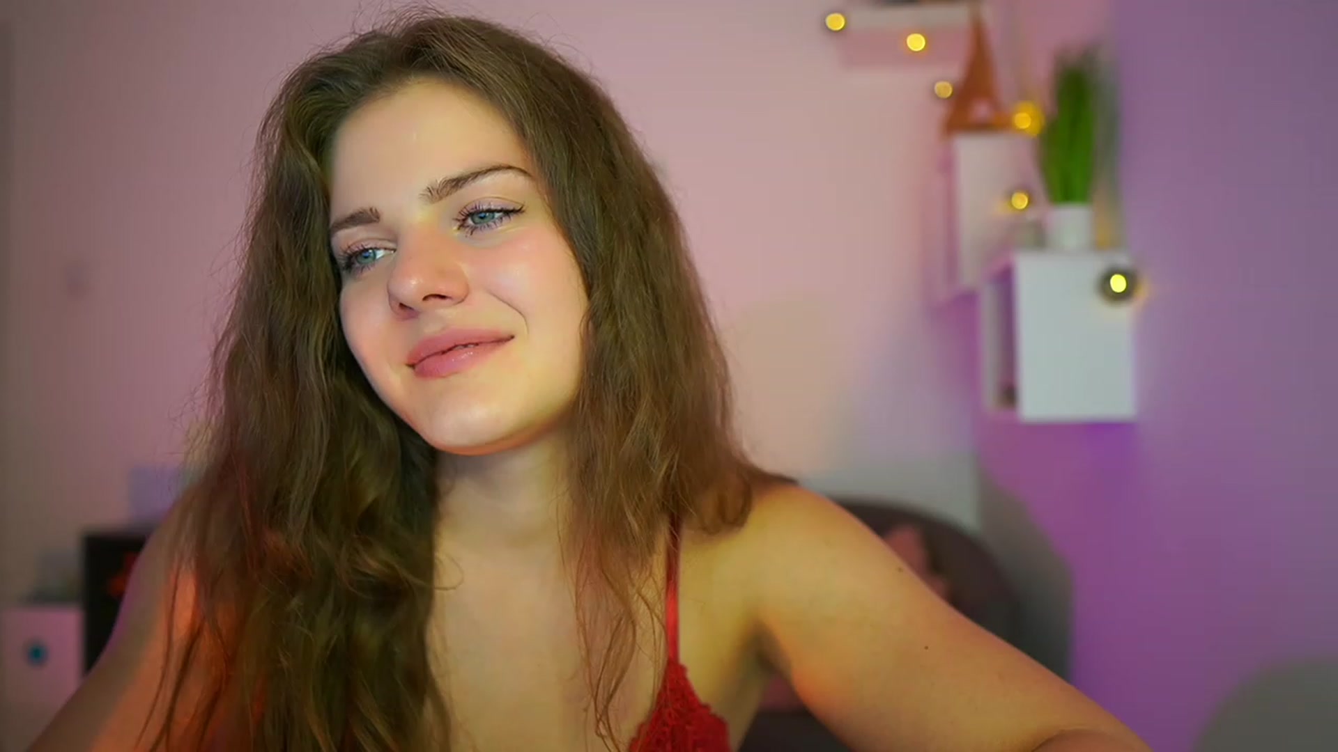 Gallery image thumbnail from Elly_Malkova_'s myfreecams stream on, 06/18/2023, 20:10 image 20 of 20