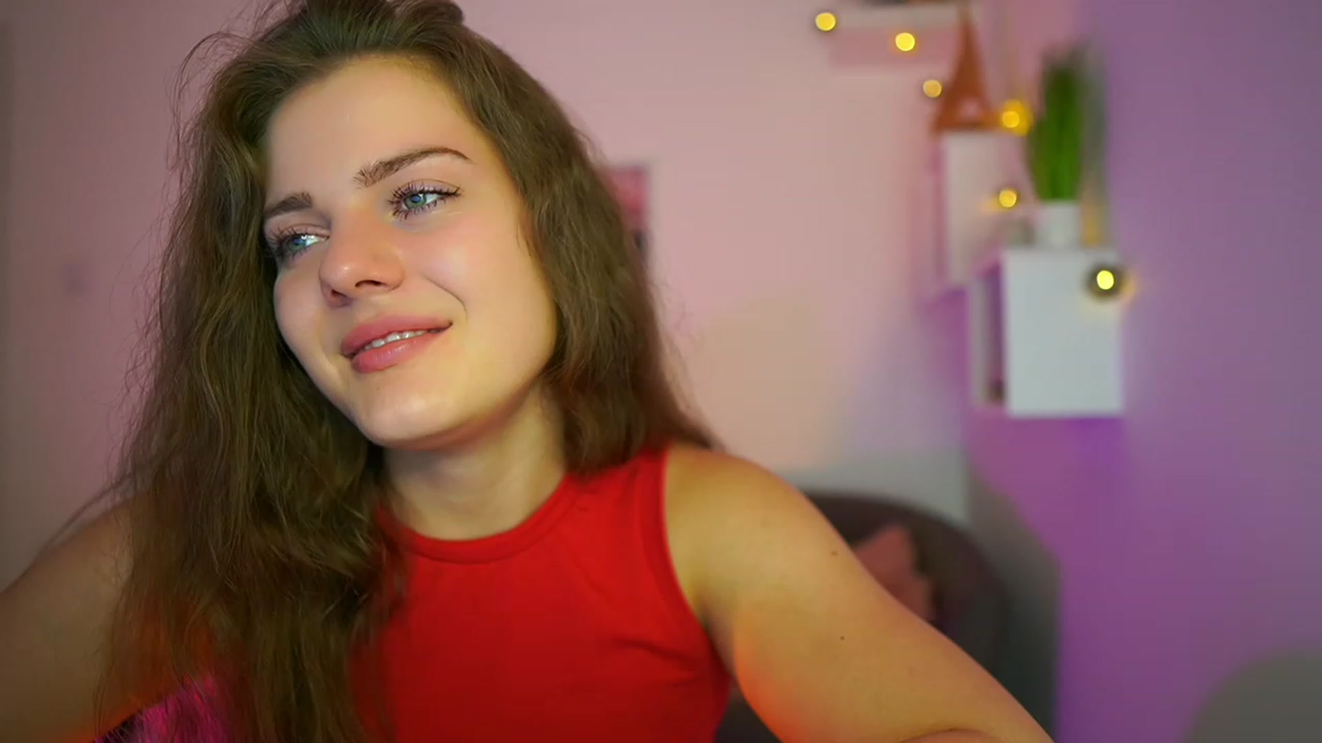 Gallery image thumbnail from Elly_Malkova_'s myfreecams stream on, 06/18/2023, 20:10 image 4 of 20