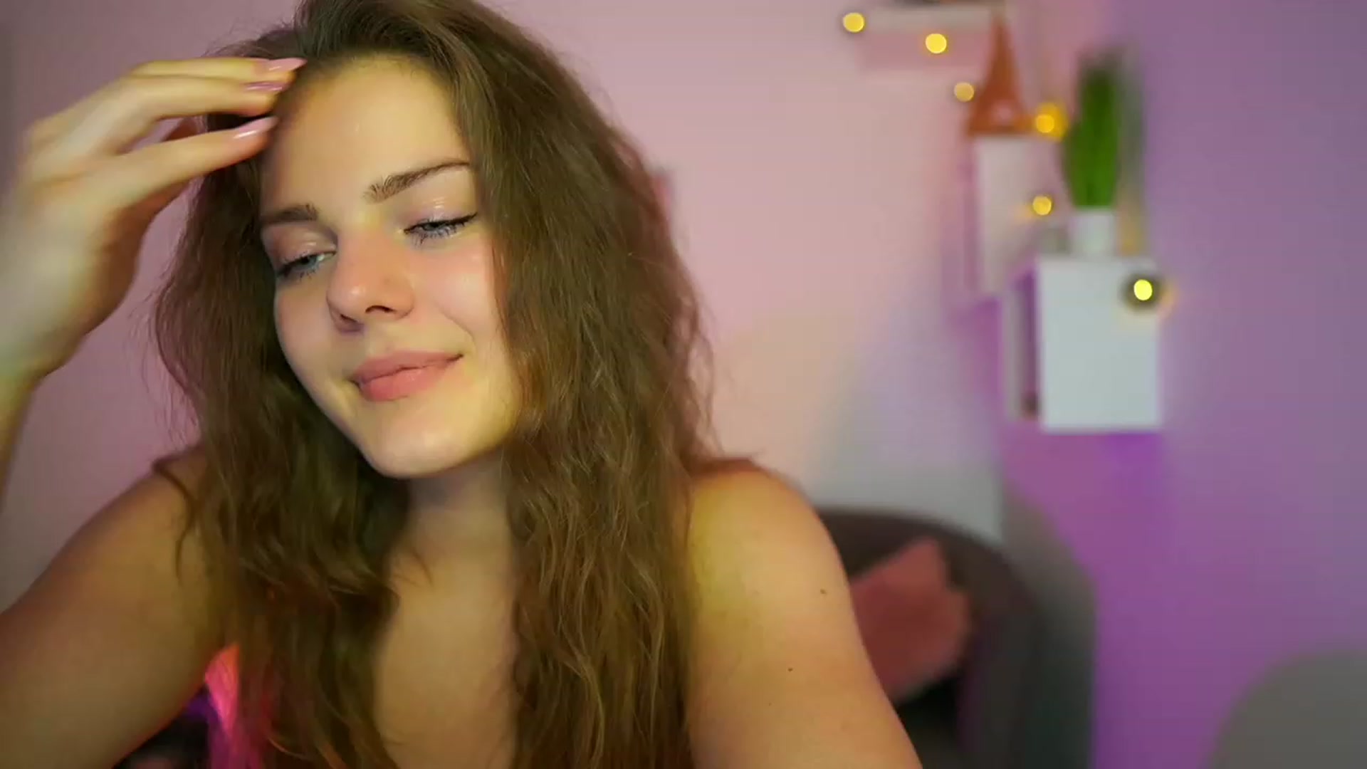 Gallery image thumbnail from Elly_Malkova_'s myfreecams stream on, 06/18/2023, 20:10 image 12 of 20