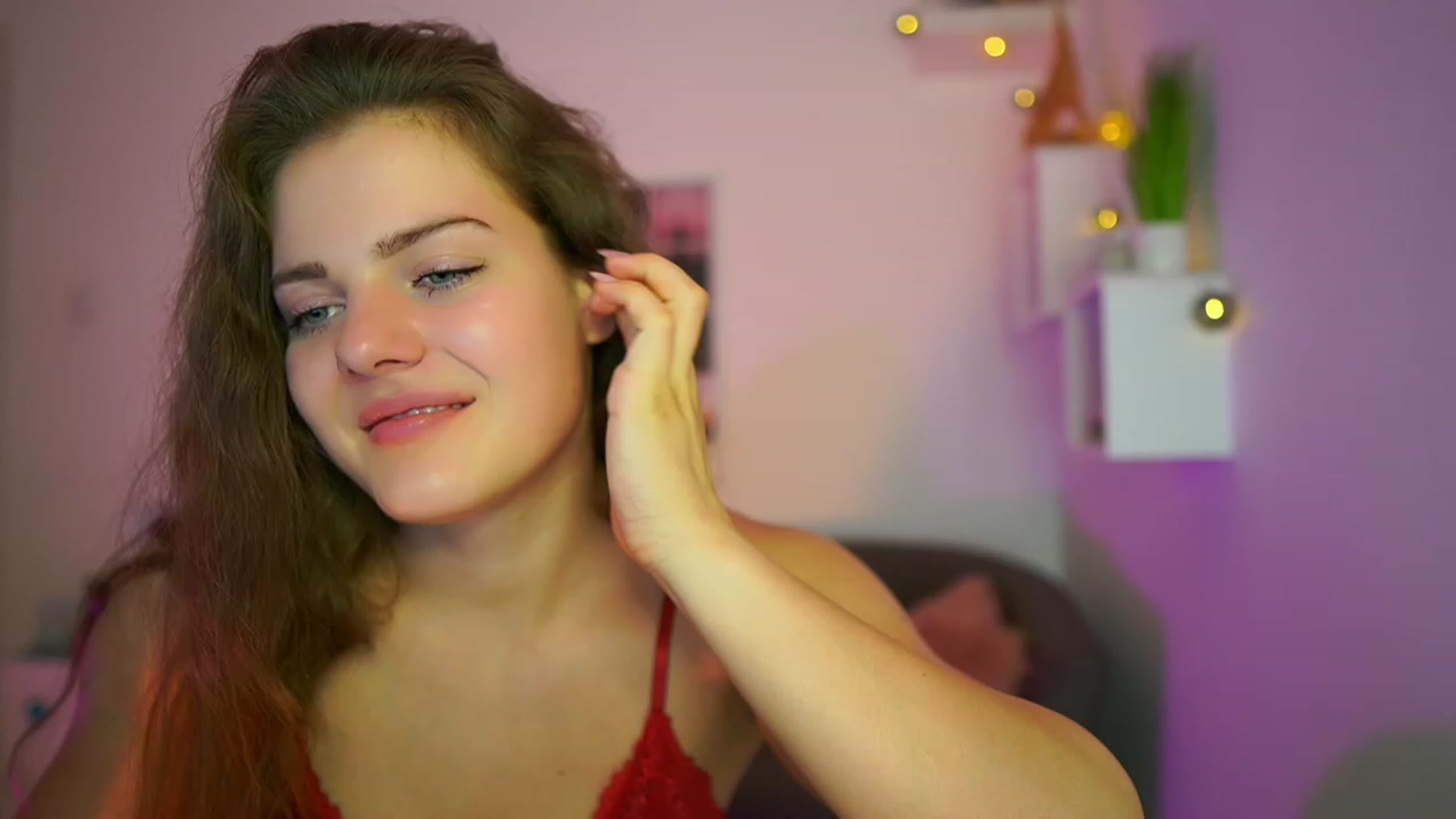 Gallery image thumbnail from Elly_Malkova_'s myfreecams stream on, 06/18/2023, 22:23 image 4 of 20
