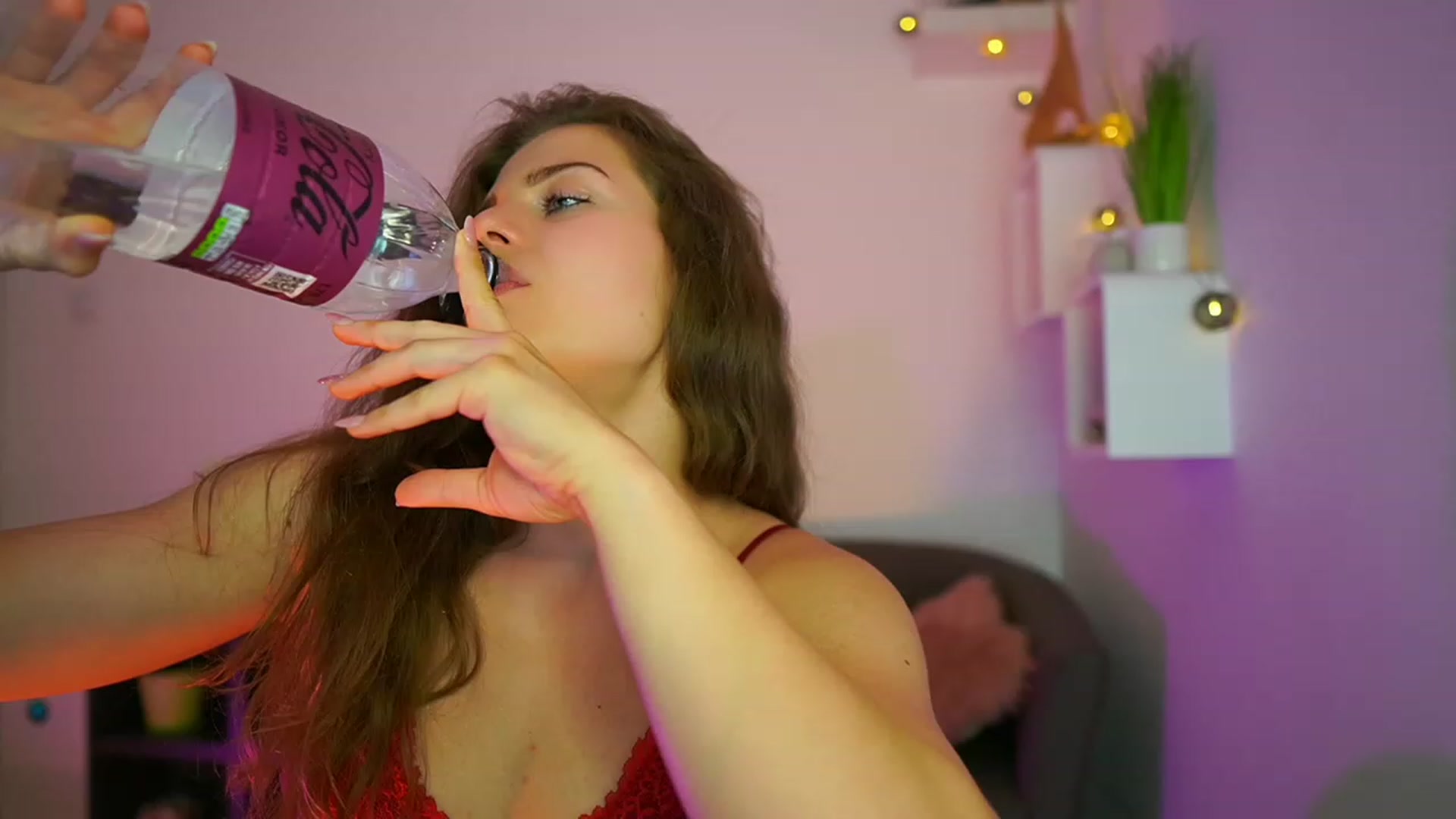 Gallery image thumbnail from Elly_Malkova_'s myfreecams stream on, 06/18/2023, 22:23 image 1 of 20