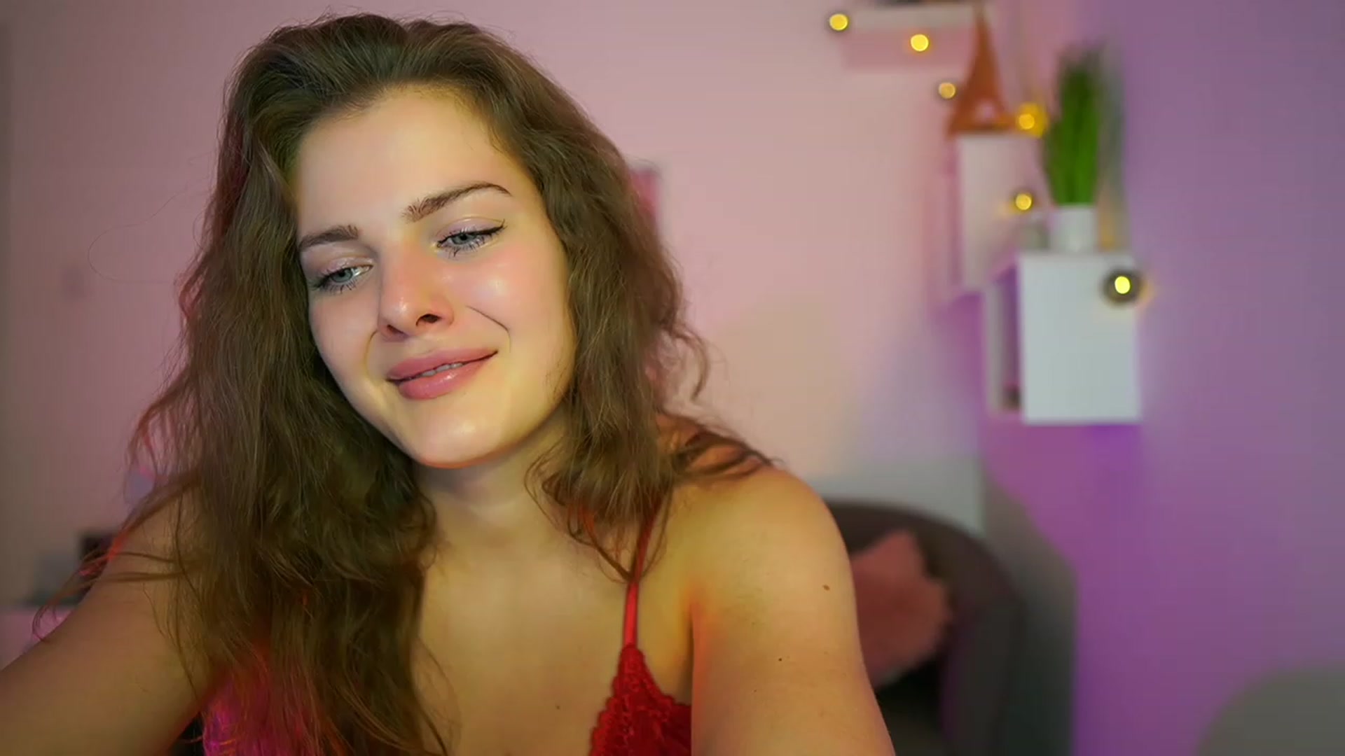 Gallery image thumbnail from Elly_Malkova_'s myfreecams stream on, 06/18/2023, 22:23 image 7 of 20