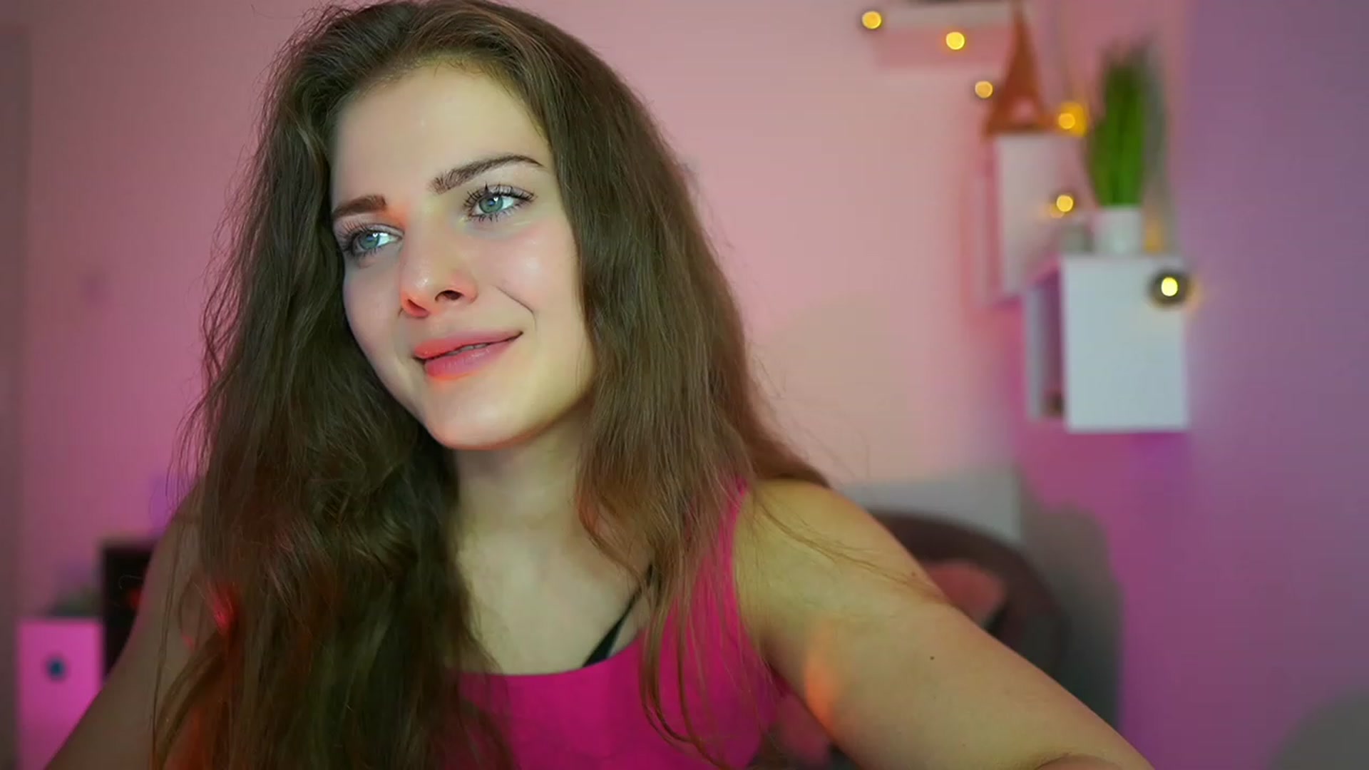 Gallery image thumbnail from Elly_Malkova_'s myfreecams stream on, 06/20/2023, 20:02 image 8 of 20