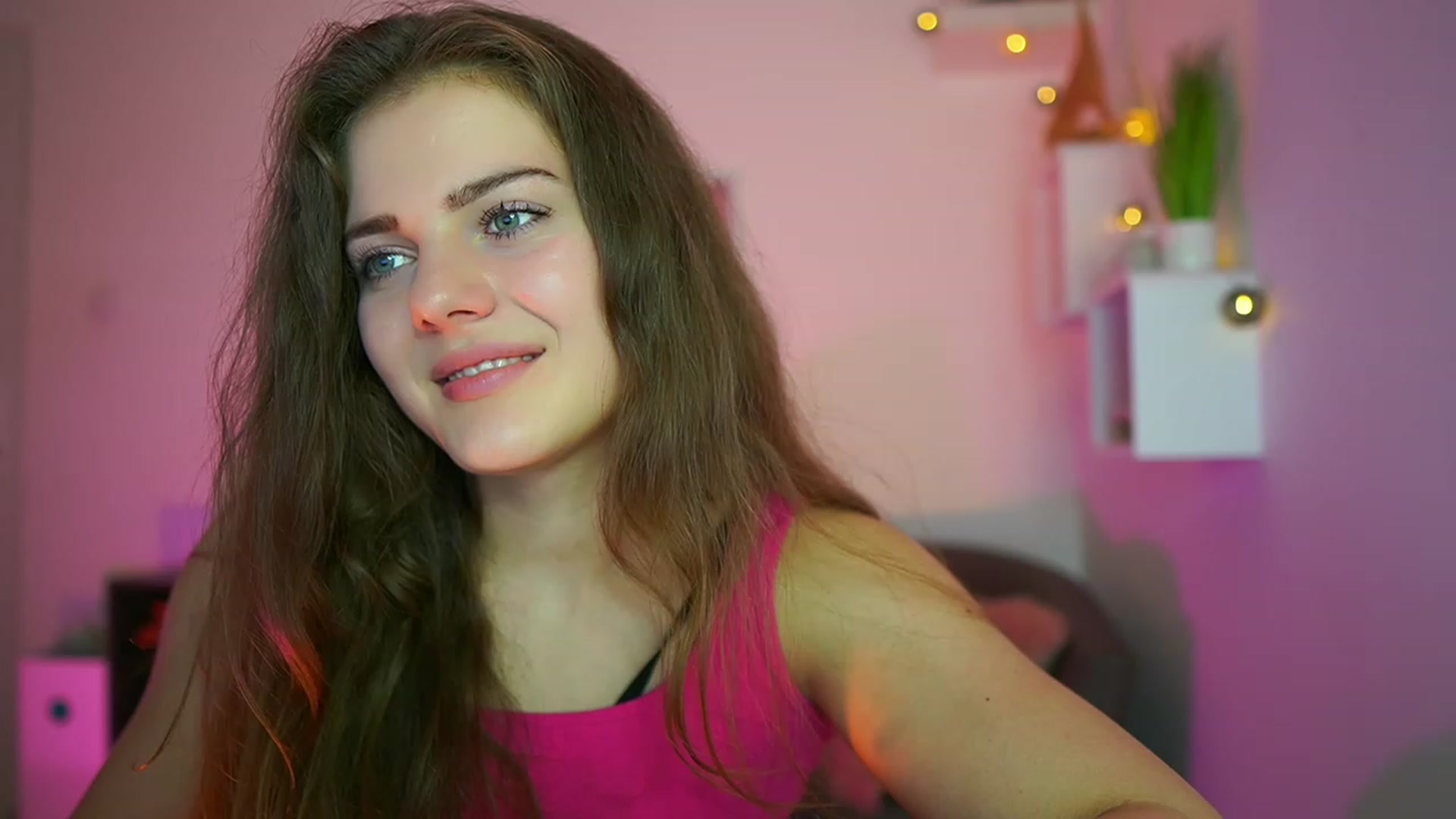 Gallery image thumbnail from Elly_Malkova_'s myfreecams stream on, 06/20/2023, 20:02 image 7 of 20