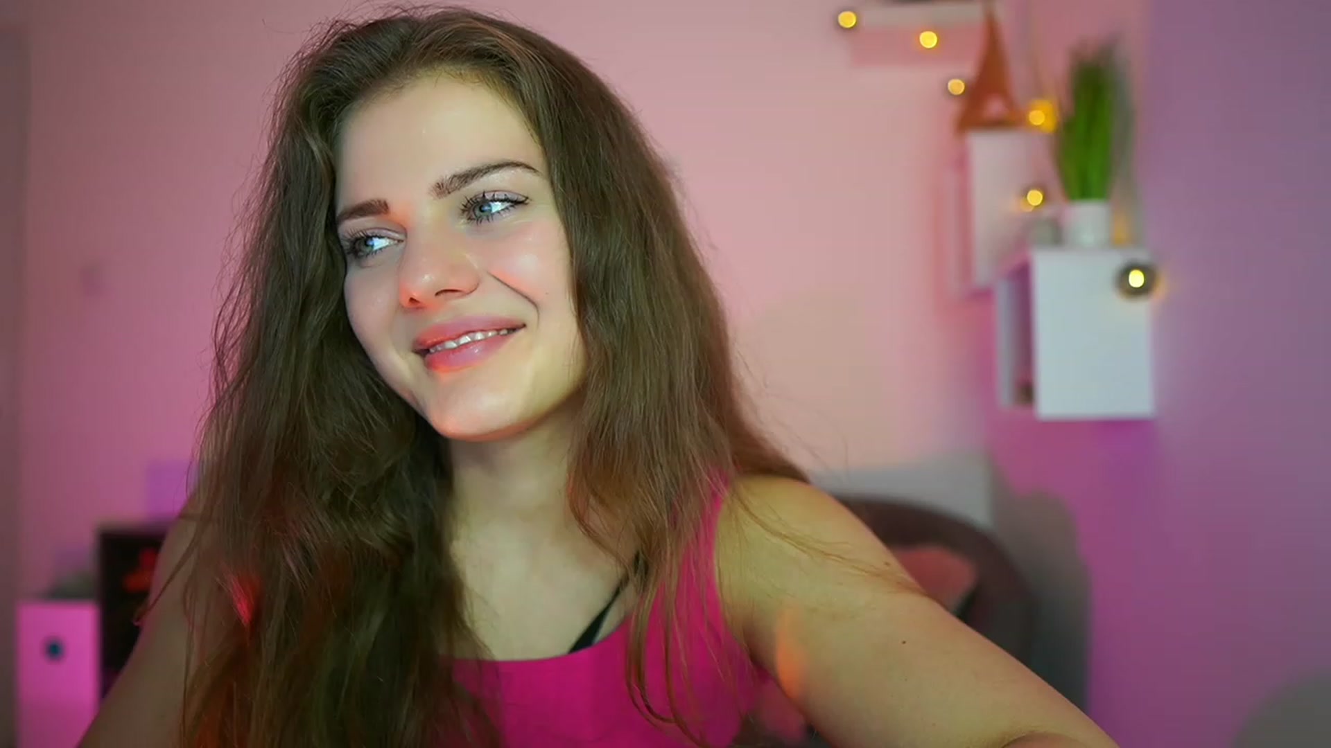 Gallery image thumbnail from Elly_Malkova_'s myfreecams stream on, 06/20/2023, 20:02 image 9 of 20