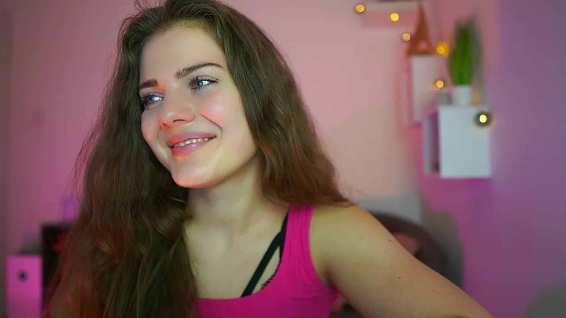 Gallery image thumbnail from Elly_Malkova_'s myfreecams stream on, 06/20/2023, 22:36 image 13 of 20