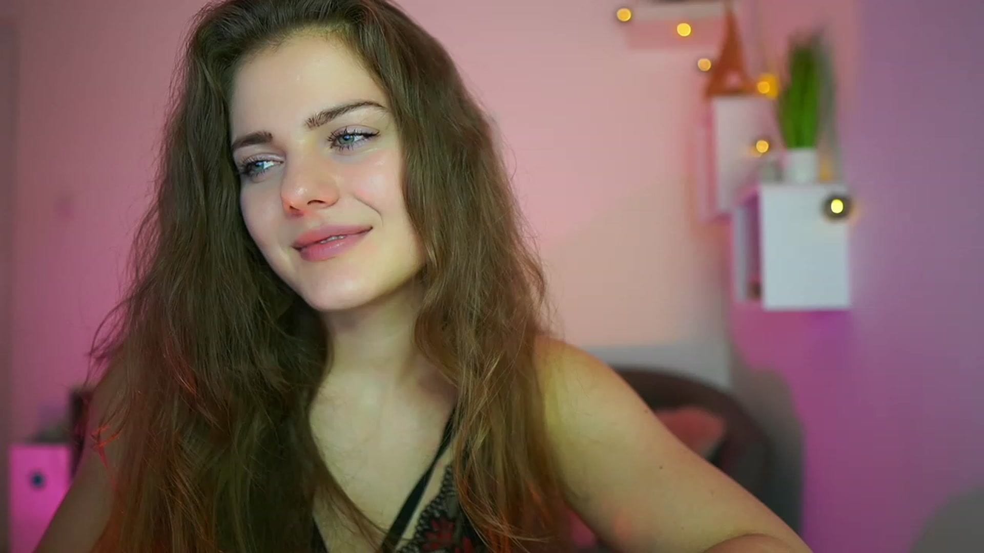 Gallery image thumbnail from Elly_Malkova_'s myfreecams stream on, 06/20/2023, 22:36 image 20 of 20