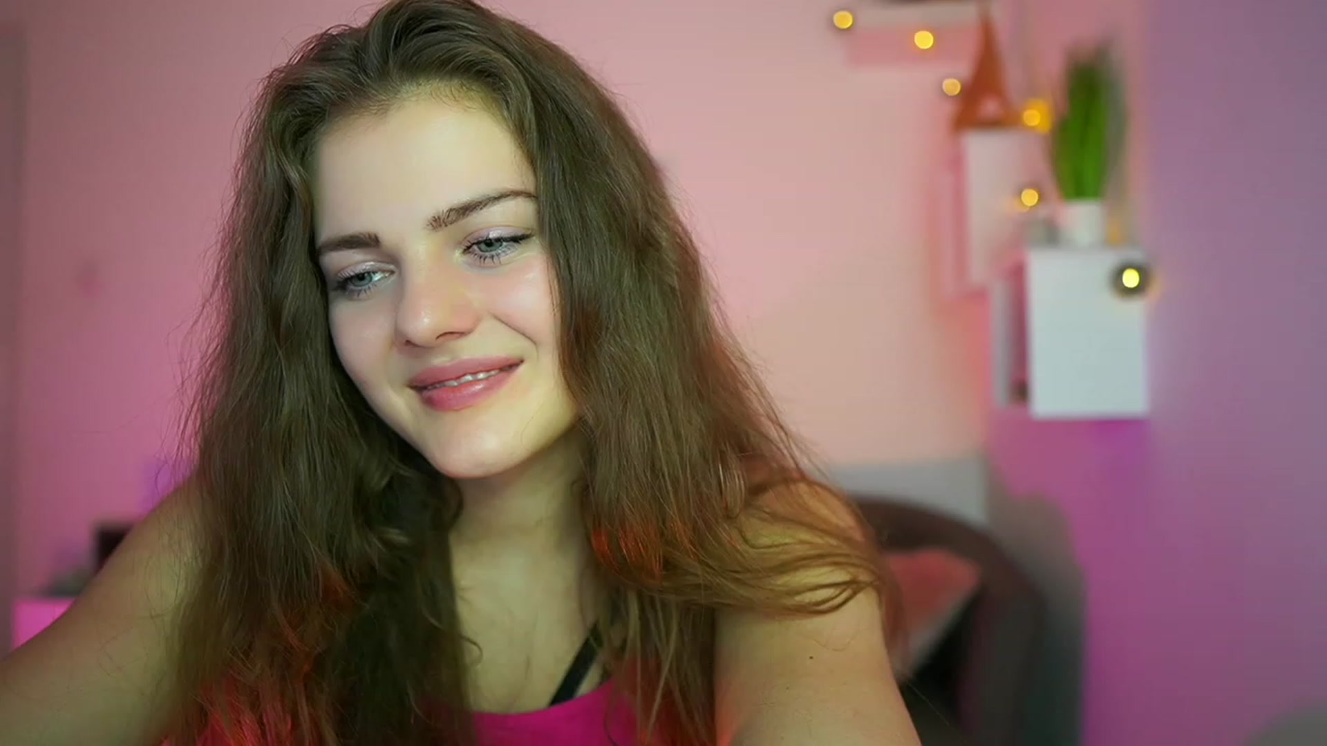 Gallery image thumbnail from Elly_Malkova_'s myfreecams stream on, 06/20/2023, 22:36 image 9 of 20